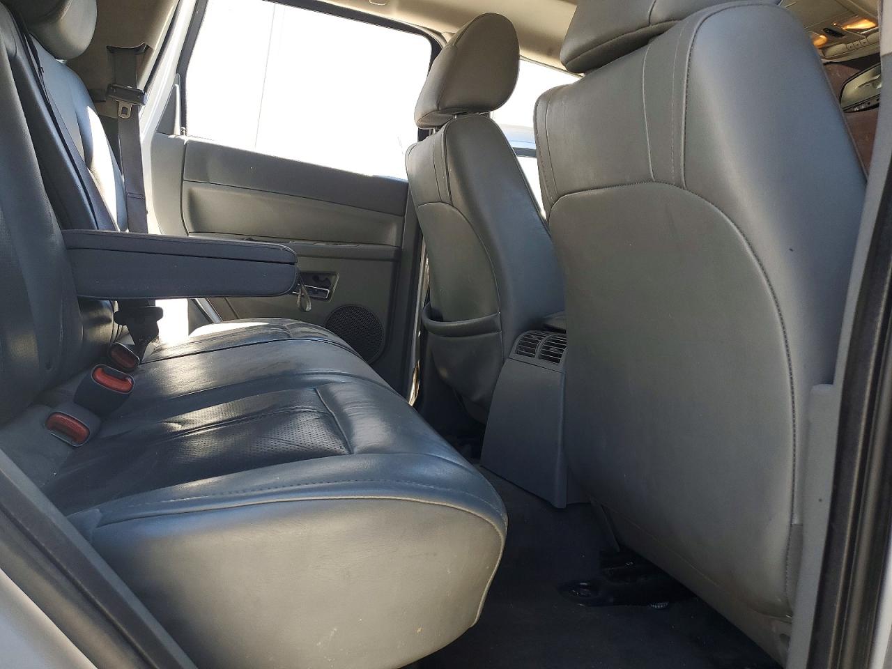 2005 Jeep Grand Cherokee Limited Silver vin: 1J4HR58N45C703624