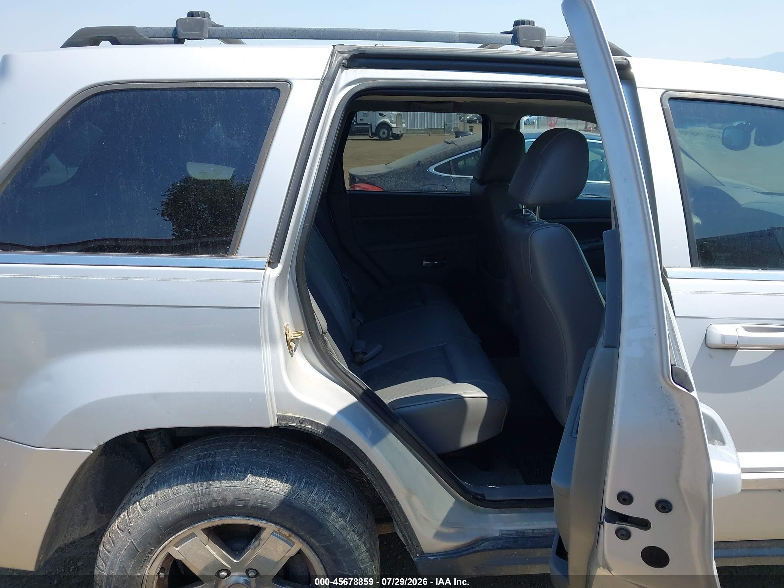 2005 Jeep Grand Cherokee Limited Silver vin: 1J4HR58N65C547330