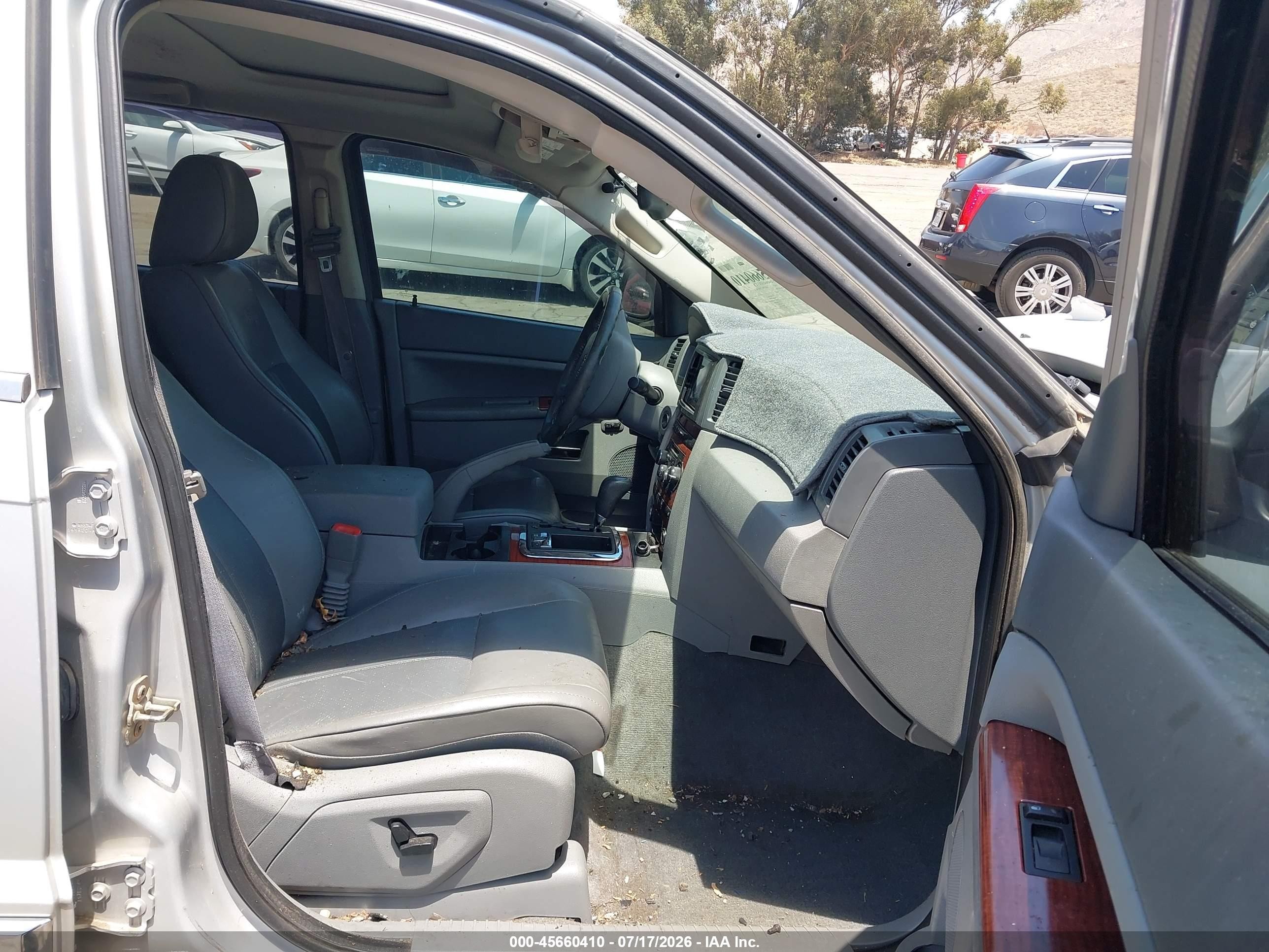 2005 Jeep Grand Cherokee Limited Silver vin: 1J4HR58N75C511856