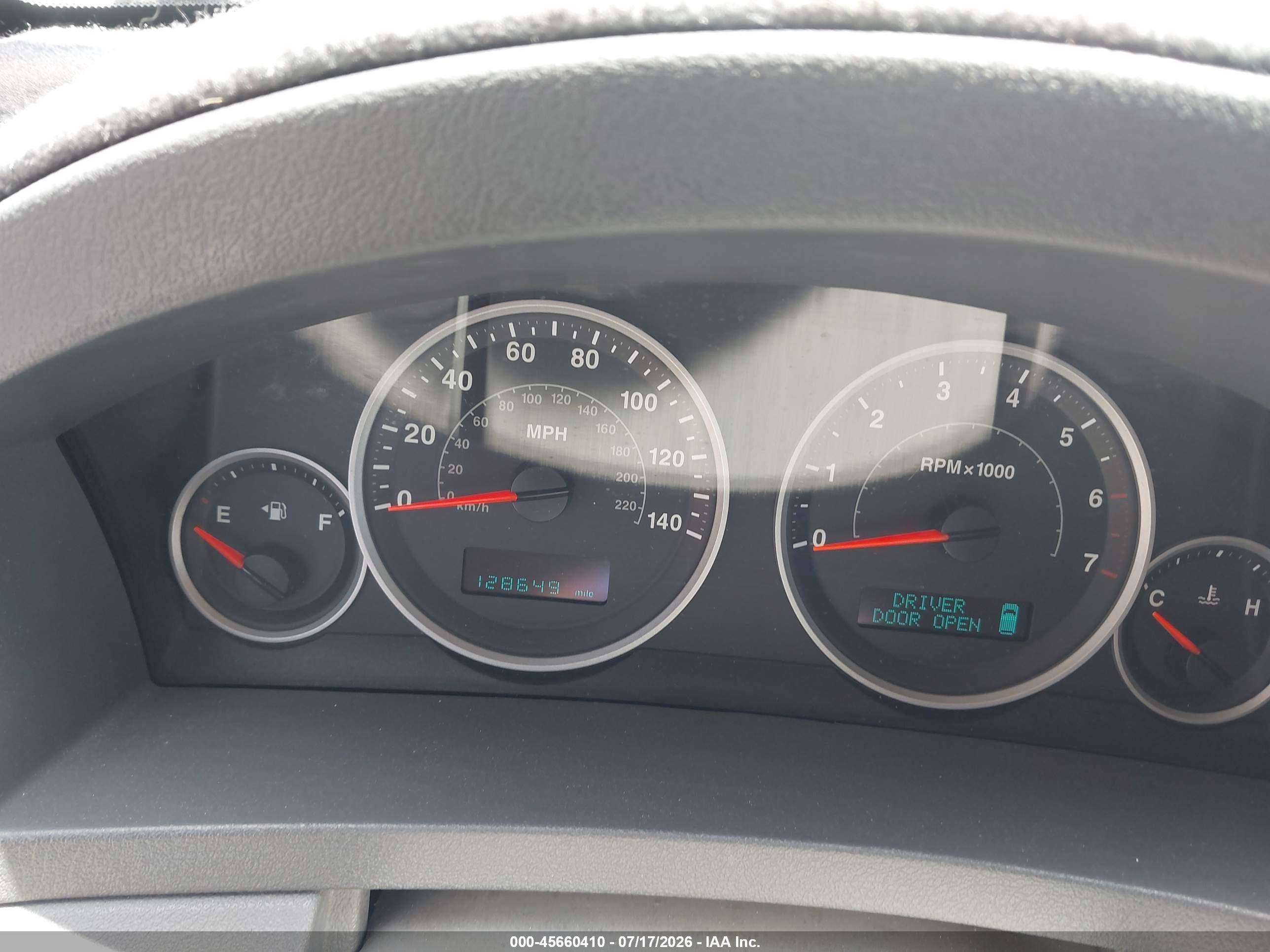 2005 Jeep Grand Cherokee Limited Silver vin: 1J4HR58N75C511856