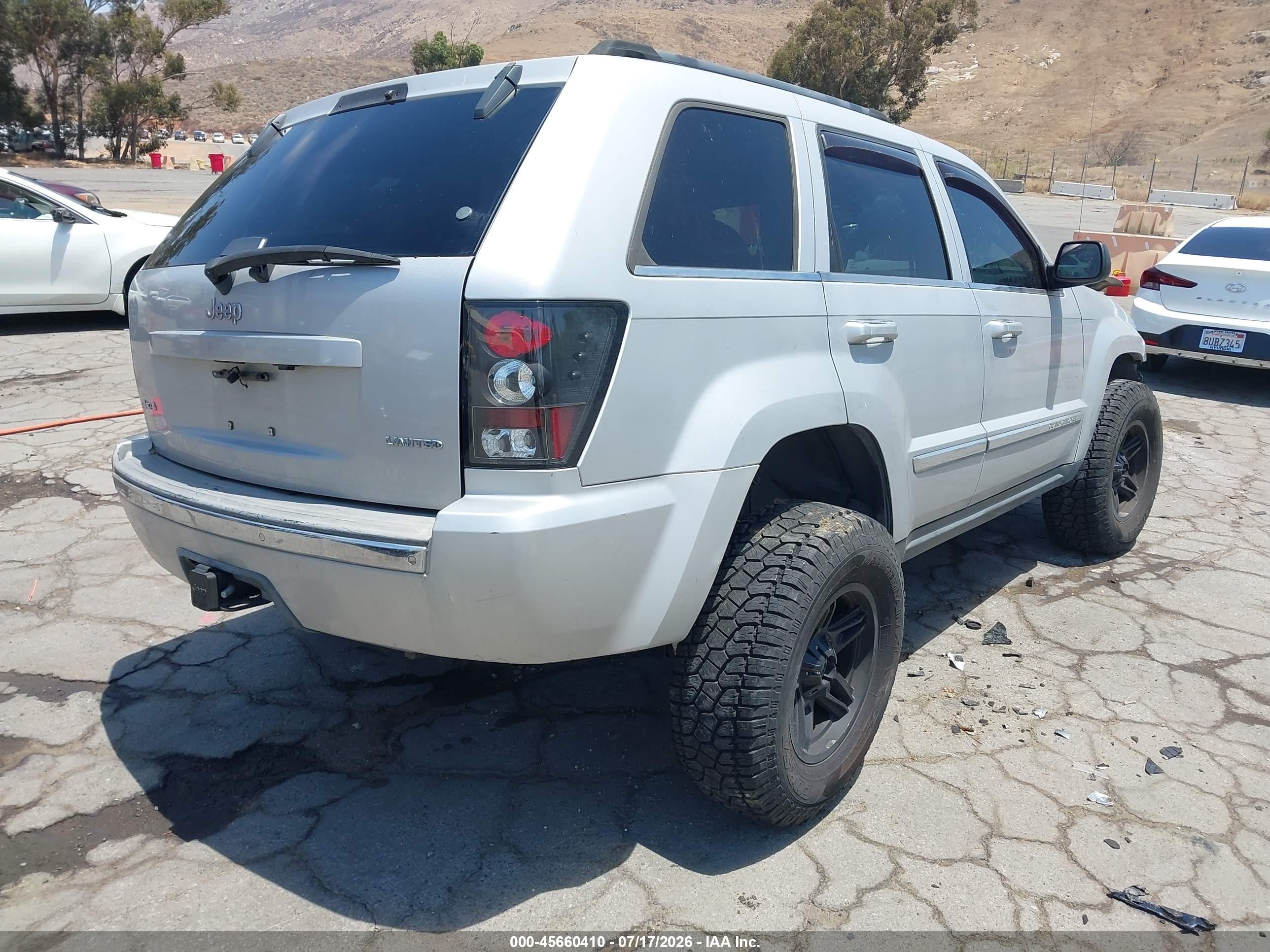 2005 Jeep Grand Cherokee Limited Silver vin: 1J4HR58N75C511856
