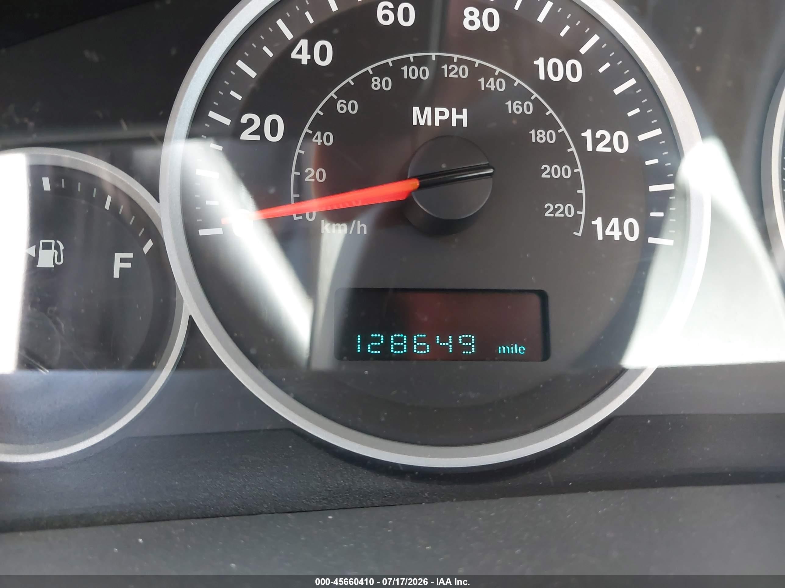 2005 Jeep Grand Cherokee Limited Silver vin: 1J4HR58N75C511856
