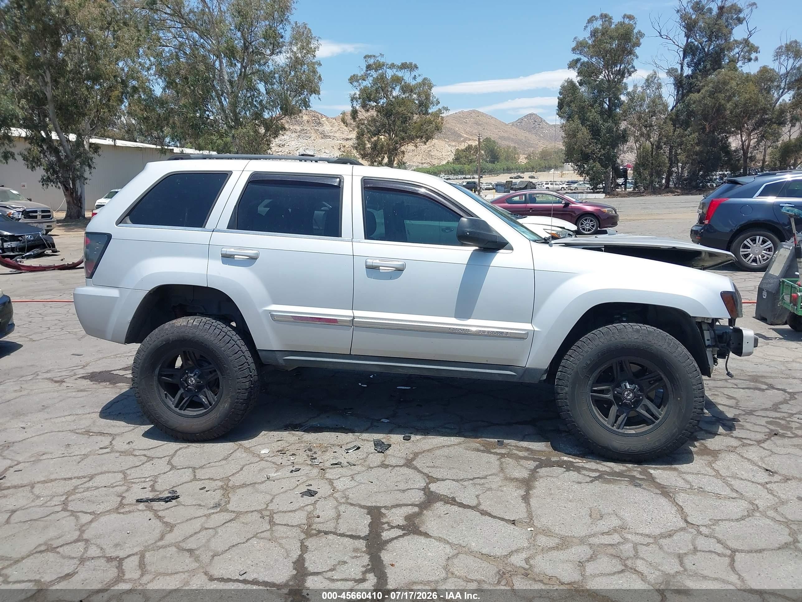 2005 Jeep Grand Cherokee Limited Silver vin: 1J4HR58N75C511856