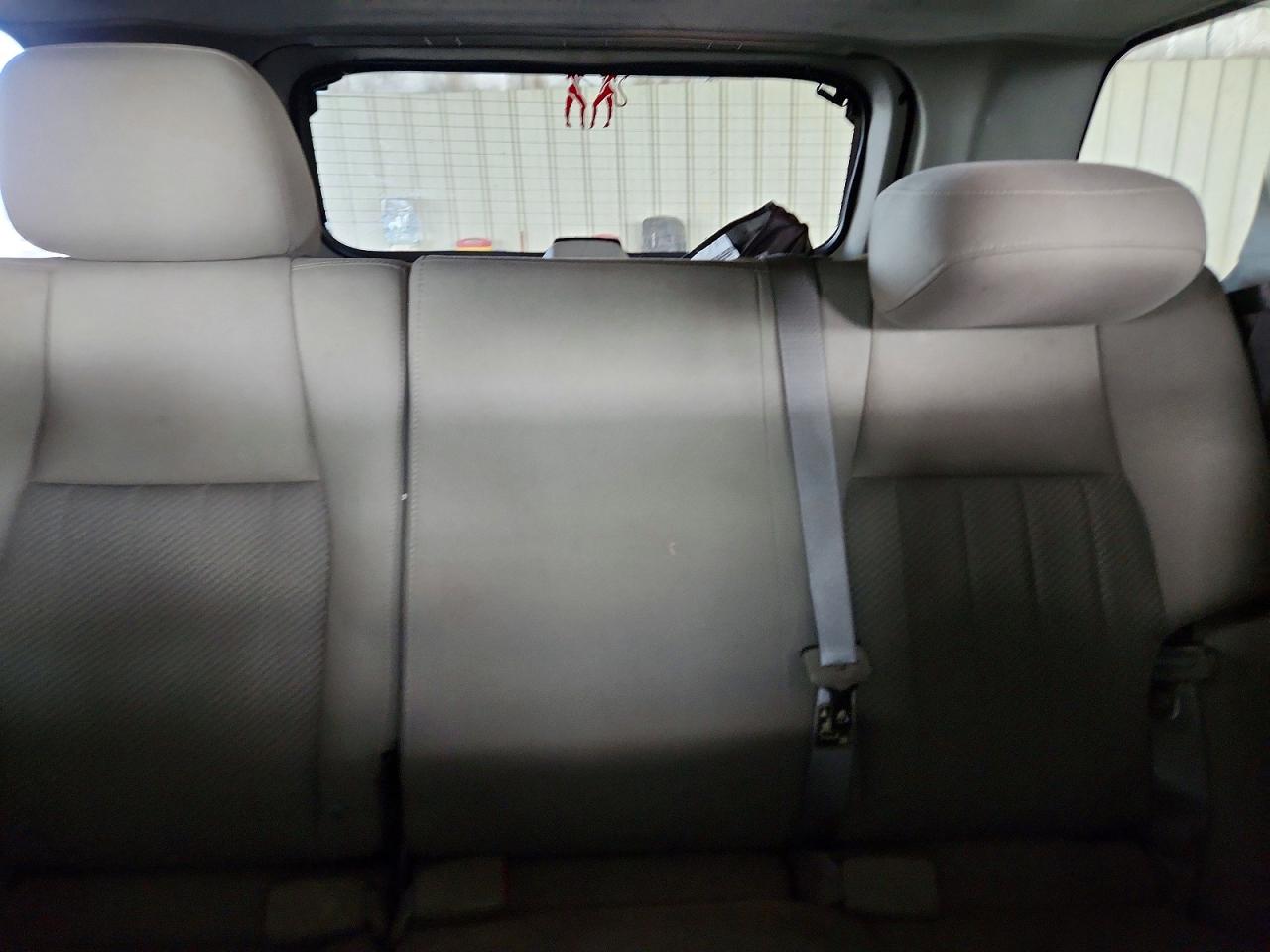 2005 Jeep Grand Cherokee Laredo Black vin: 1J4HS48N35C643043