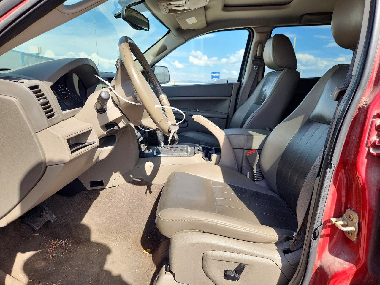 2005 Jeep Grand Cherokee Laredo Burgundy vin: 1J4HS48N35C732417
