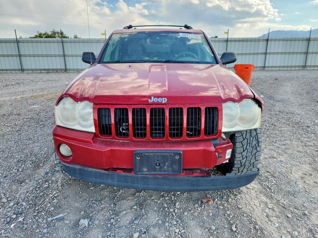 2005 Jeep Grand Cherokee Laredo Burgundy vin: 1J4HS48N35C732417