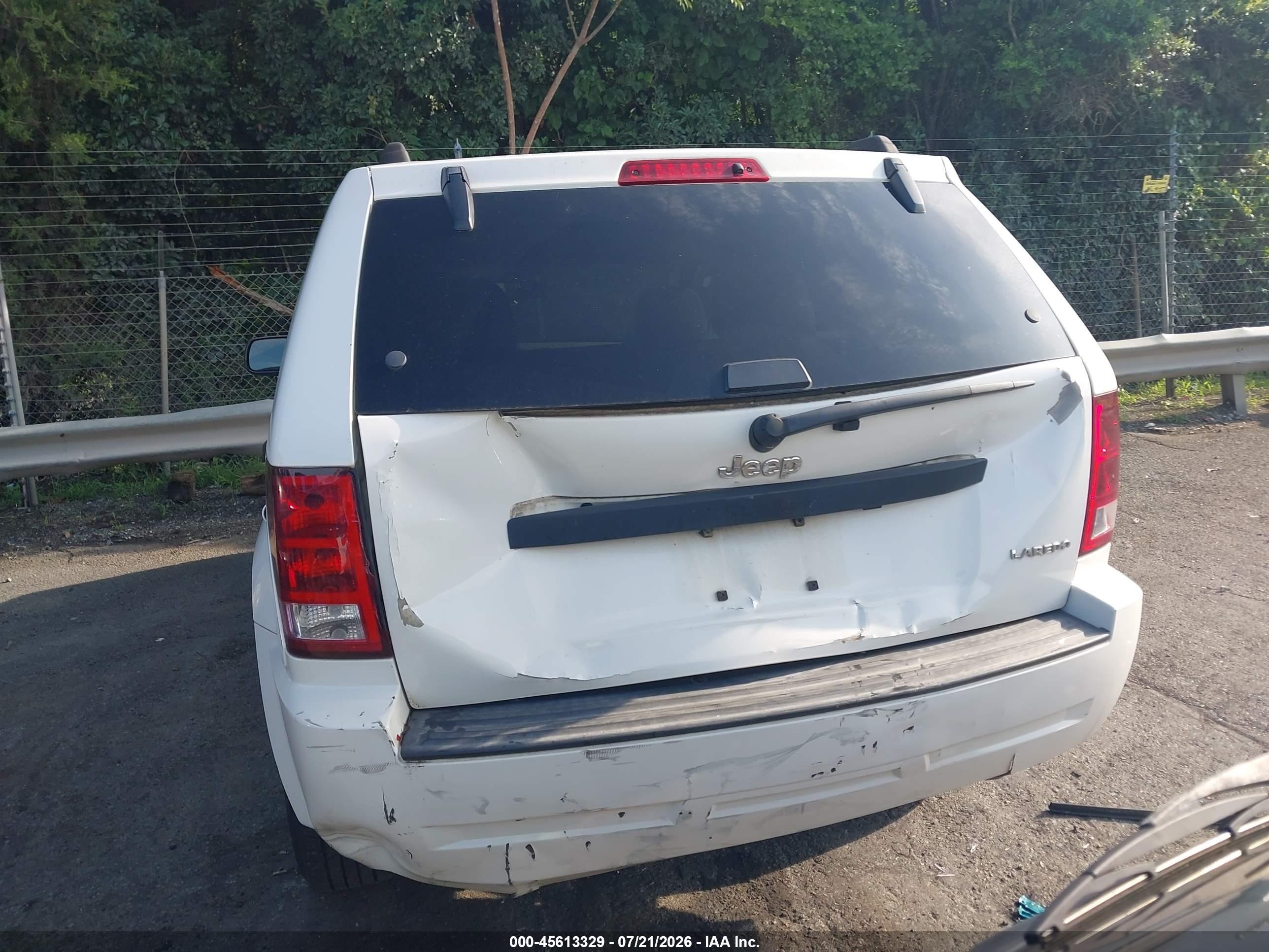 2005 Jeep Grand Cherokee Laredo White vin: 1J4HS48N45C567512