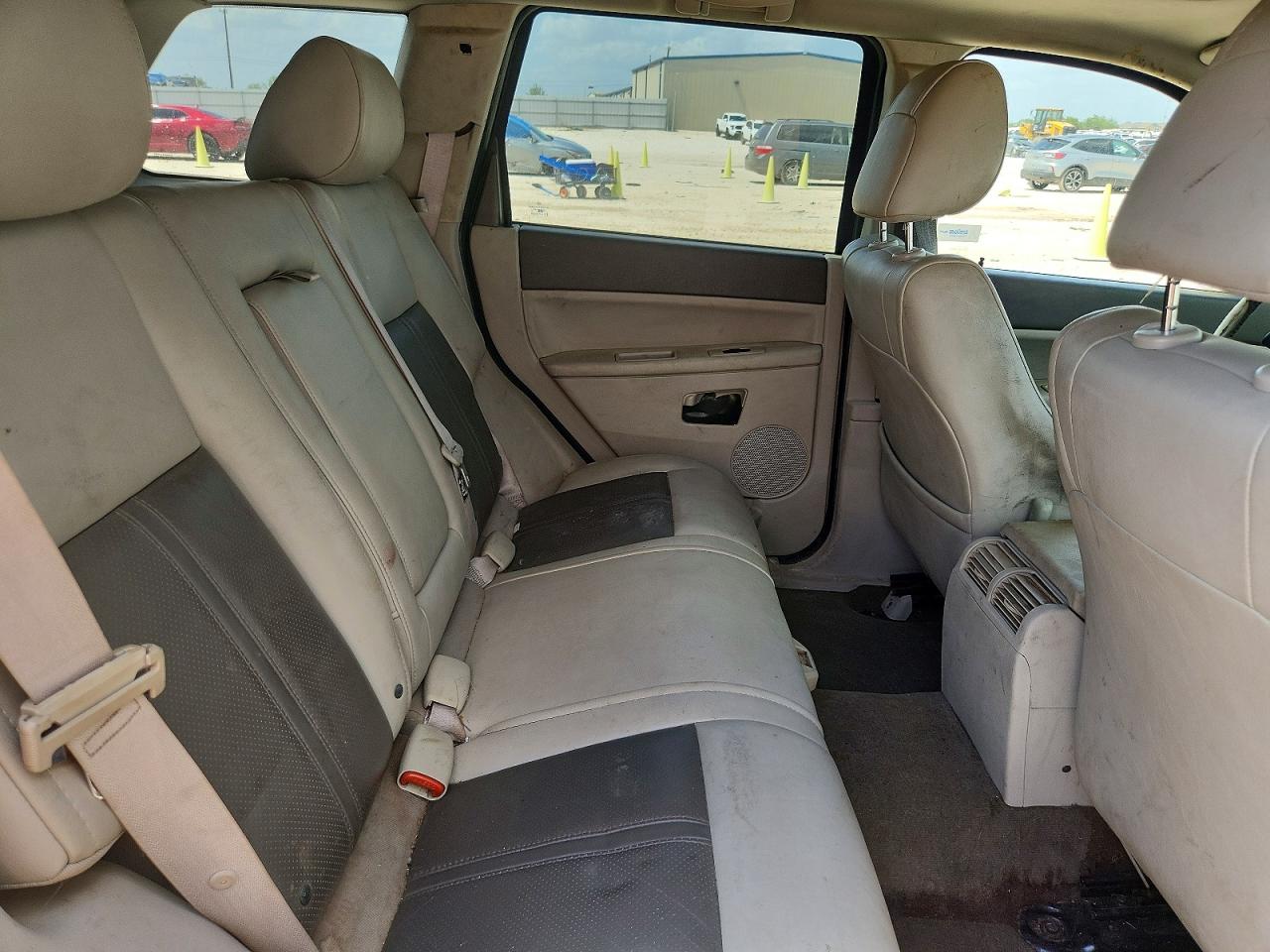 2005 Jeep Grand Cherokee Limited Beige vin: 1J4HS58N05C570882