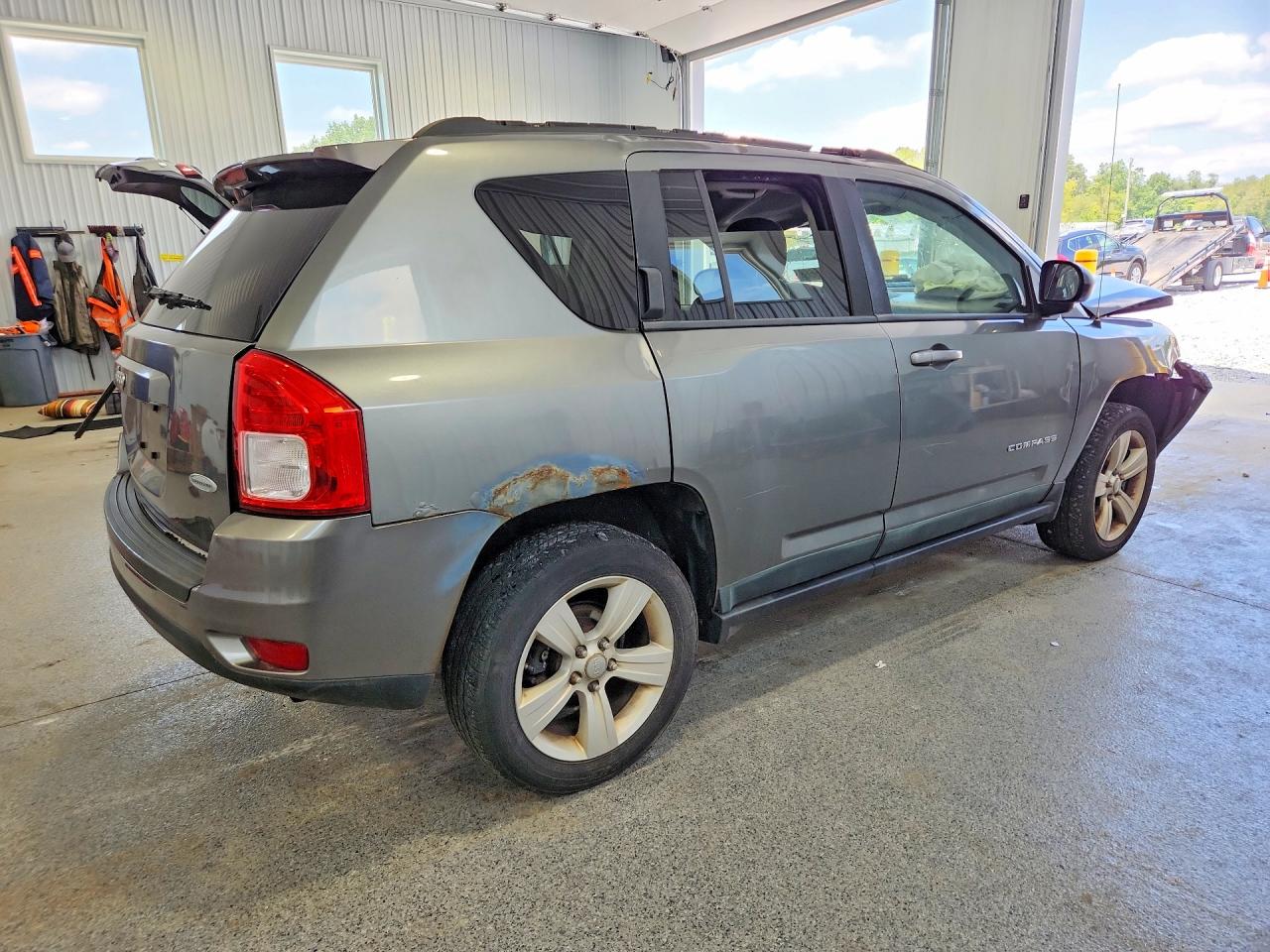 2011 Jeep Compass Sport Gray vin: 1J4NF1FB1BD244443