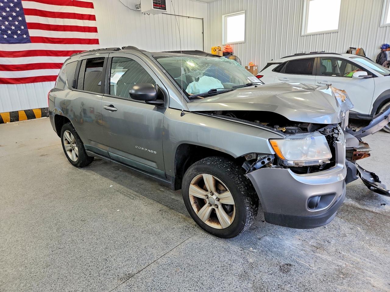 2011 Jeep Compass Sport Gray vin: 1J4NF1FB1BD244443