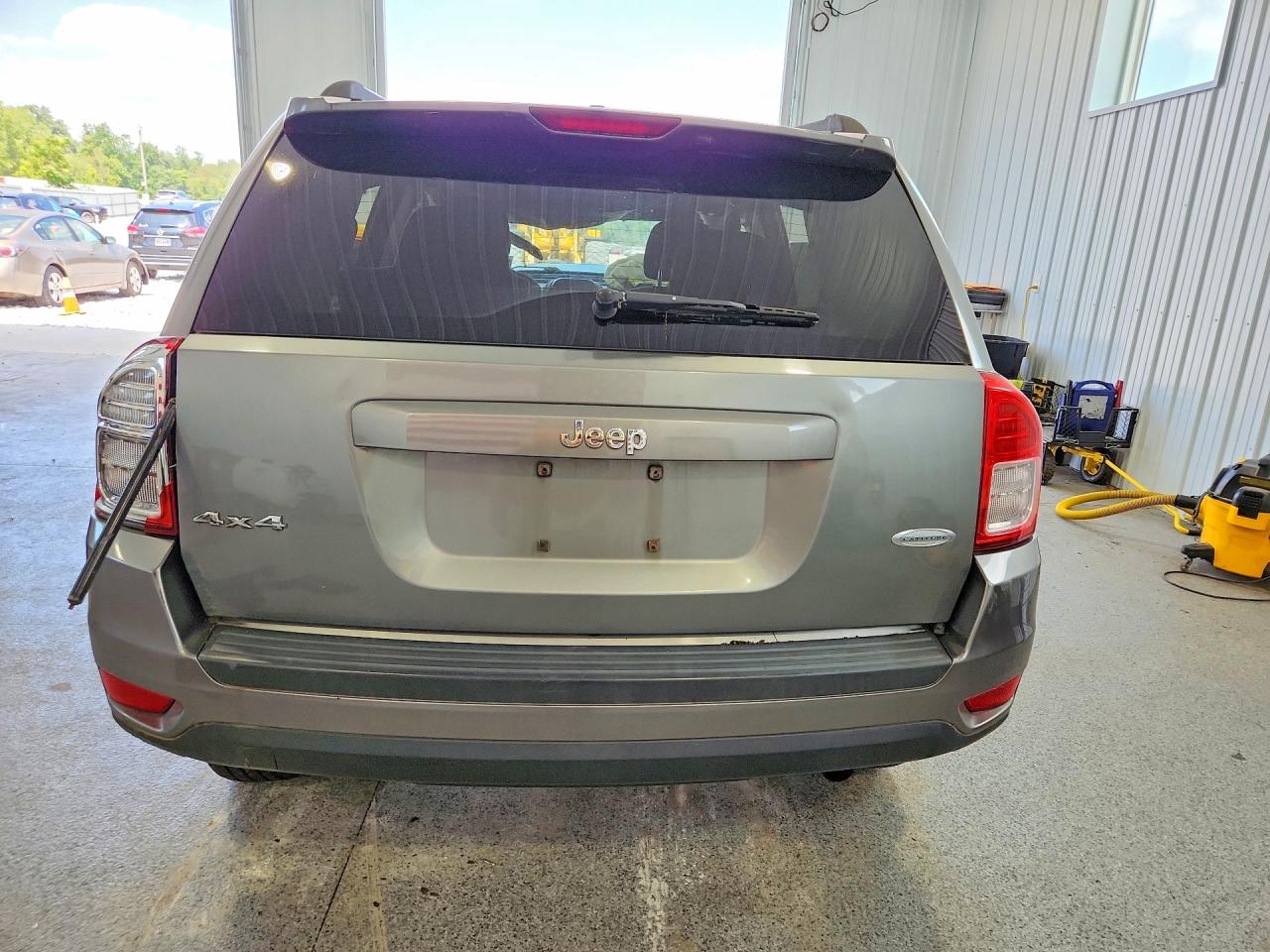 2011 Jeep Compass Sport Gray vin: 1J4NF1FB1BD244443