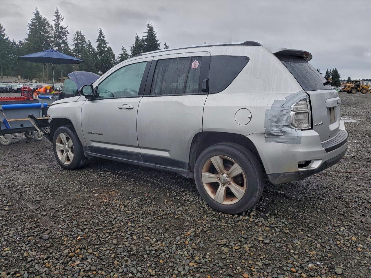 2011 Jeep Compass Sport Серебряный vin: 1J4NF1FB1BD270492