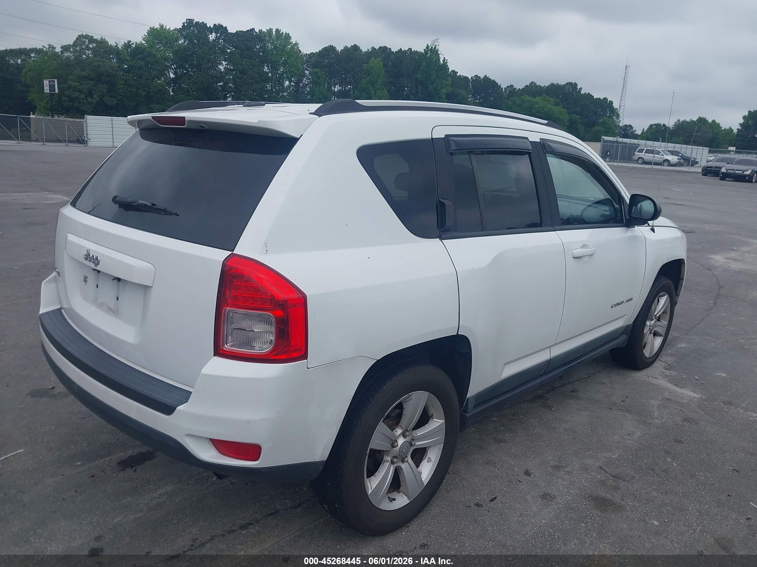 2011 Jeep Compass   White vin: 1J4NF1FB1BD276261