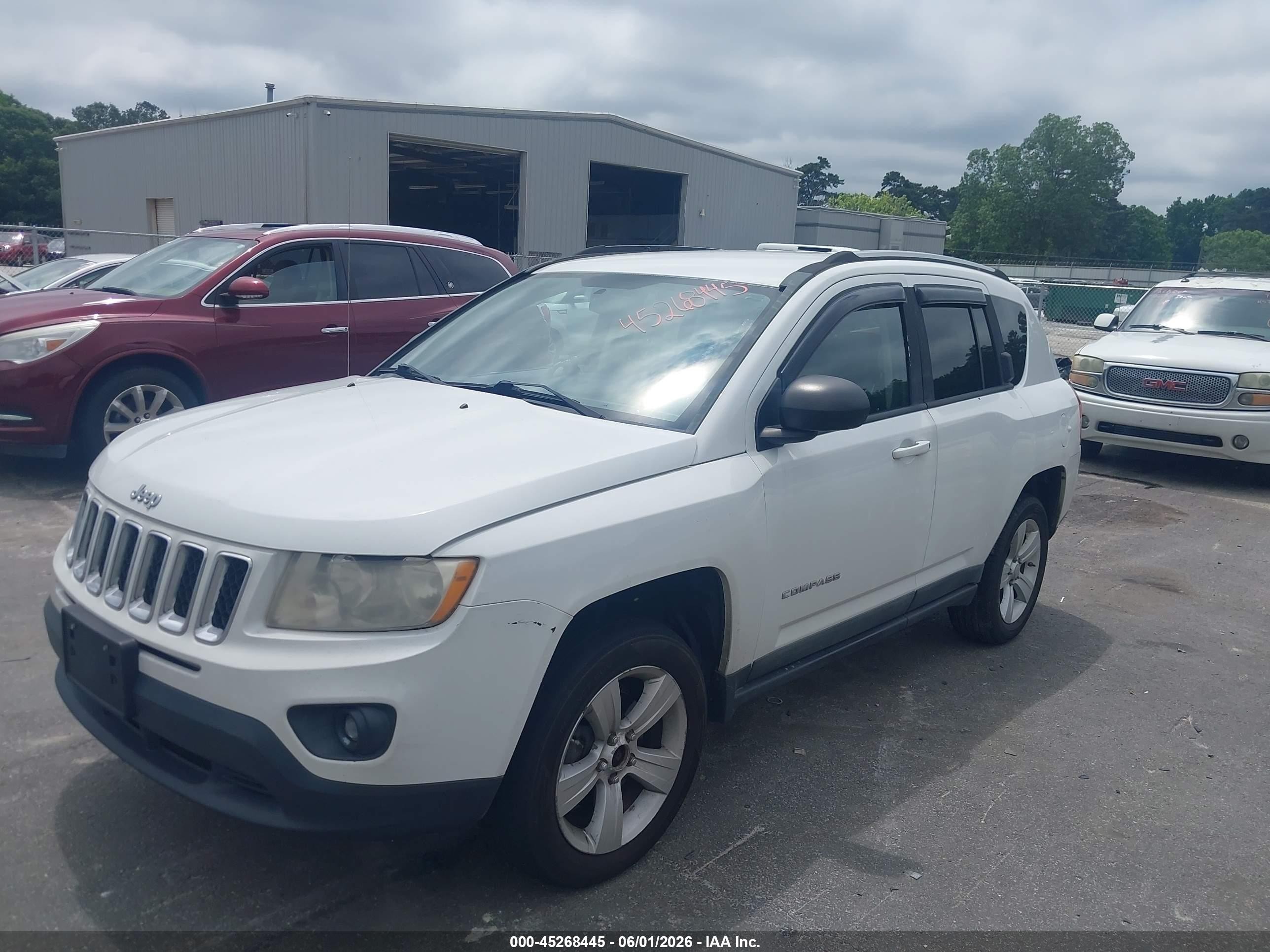 2011 Jeep Compass   White vin: 1J4NF1FB1BD276261