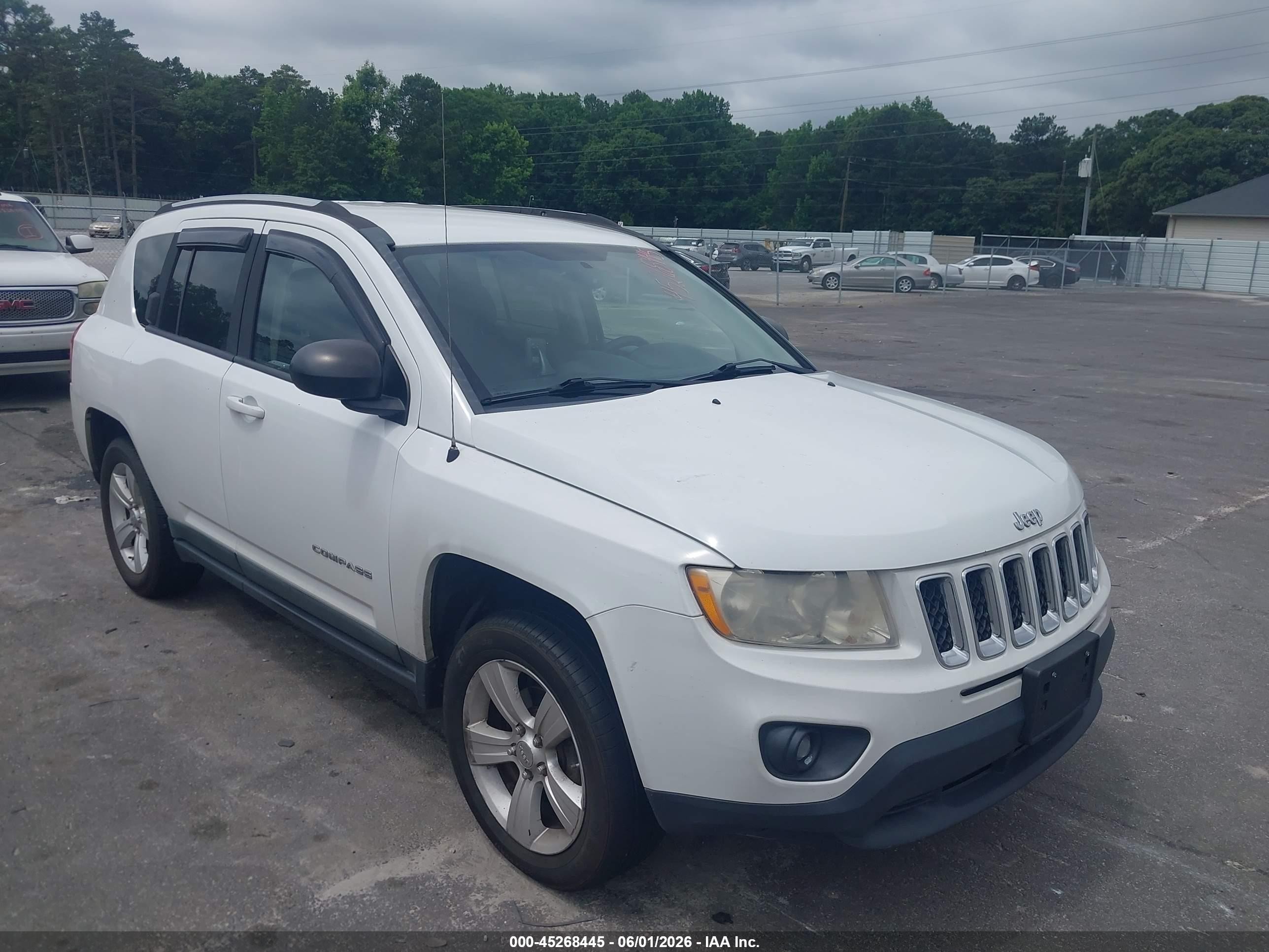 2011 Jeep Compass   White vin: 1J4NF1FB1BD276261