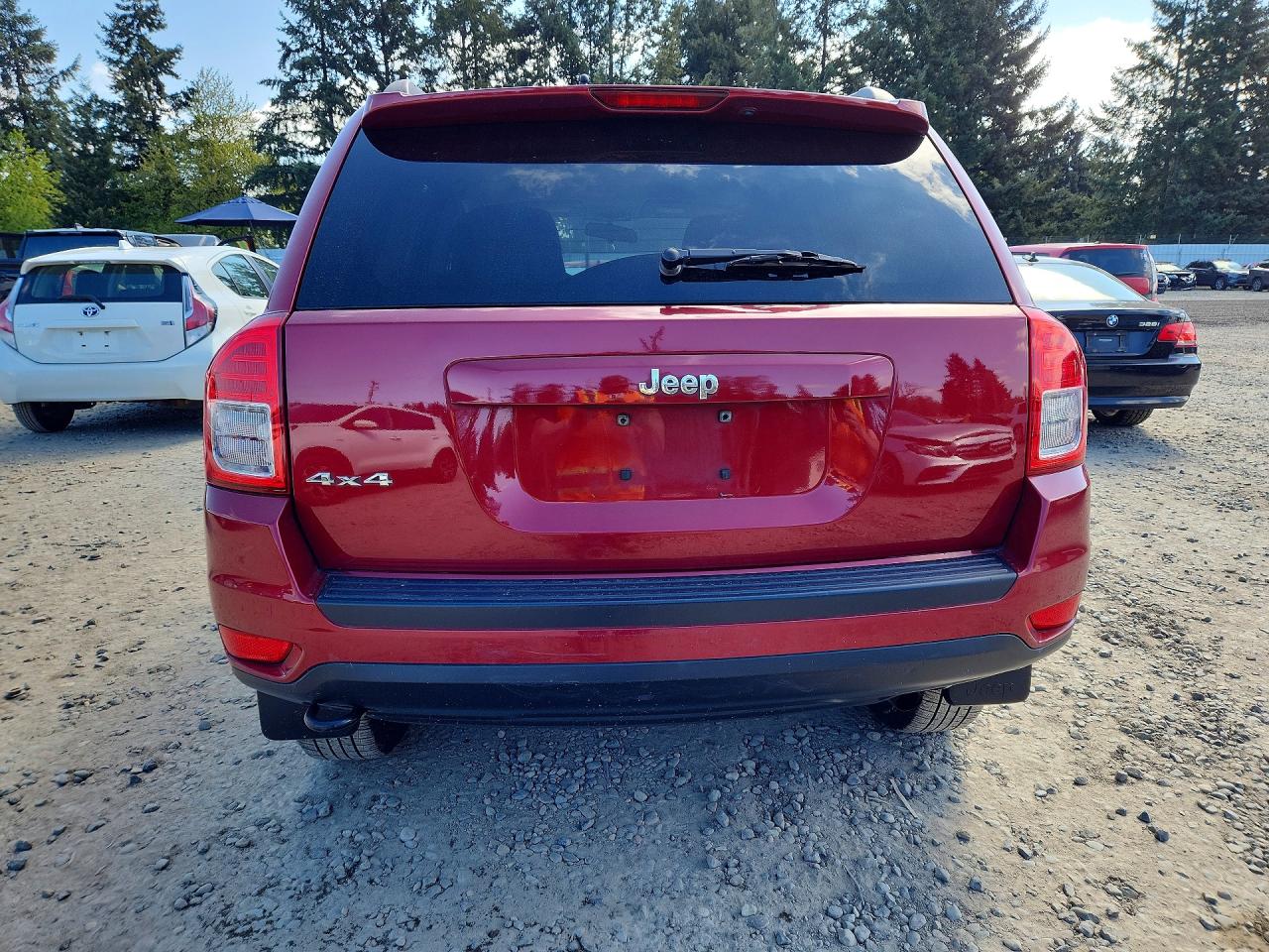 2011 Jeep Compass Sport Burgundy vin: 1J4NF1FB2BD176525