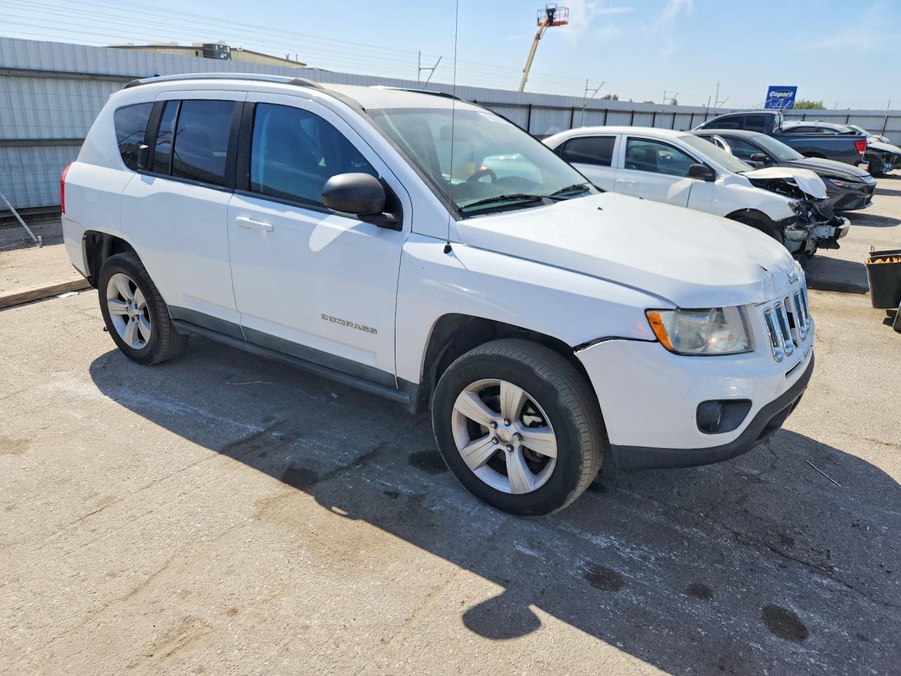 2011 Jeep Compass Sport White vin: 1J4NF1FB2BD201679