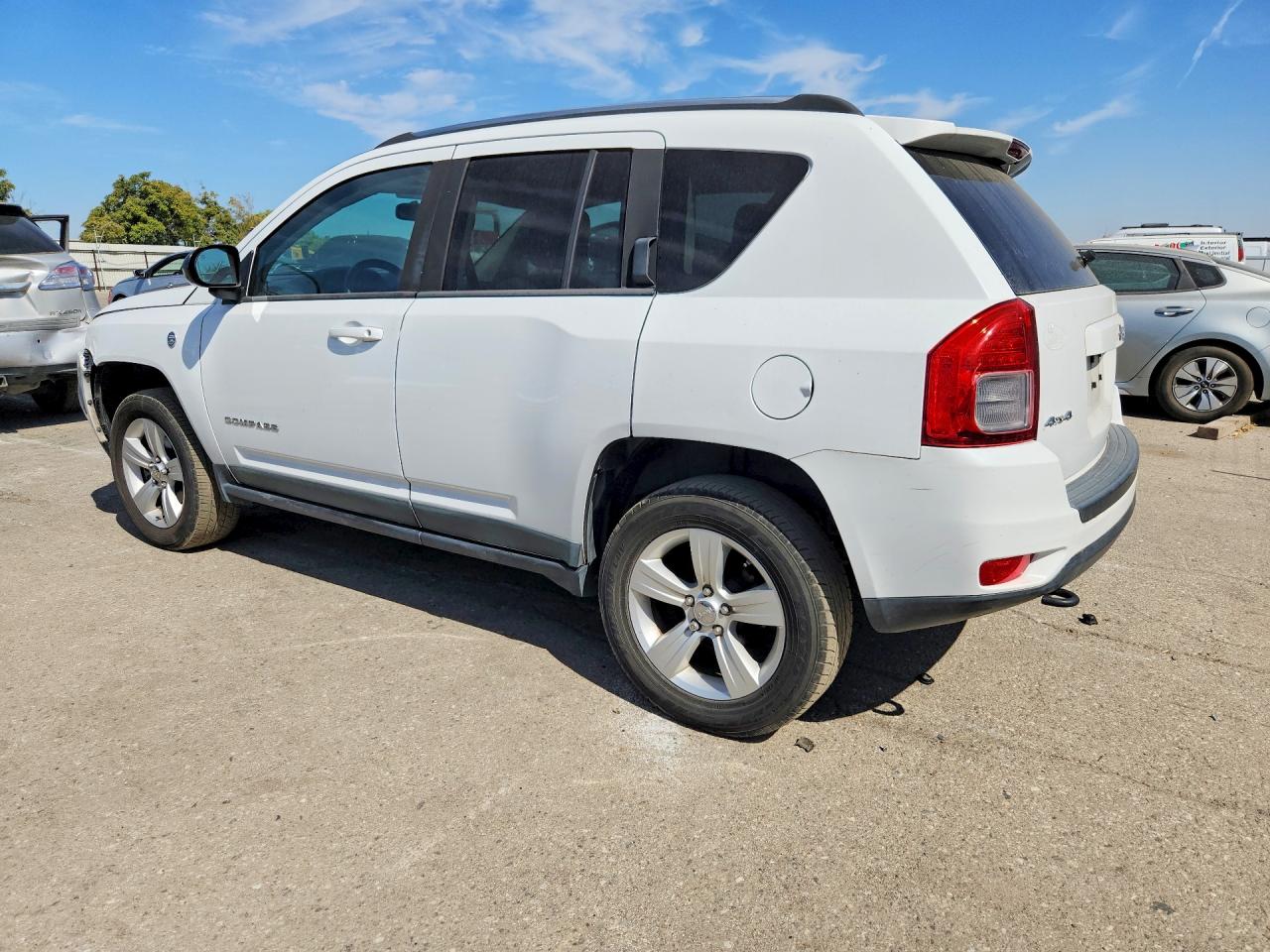 2011 Jeep Compass Sport White vin: 1J4NF1FB2BD201679