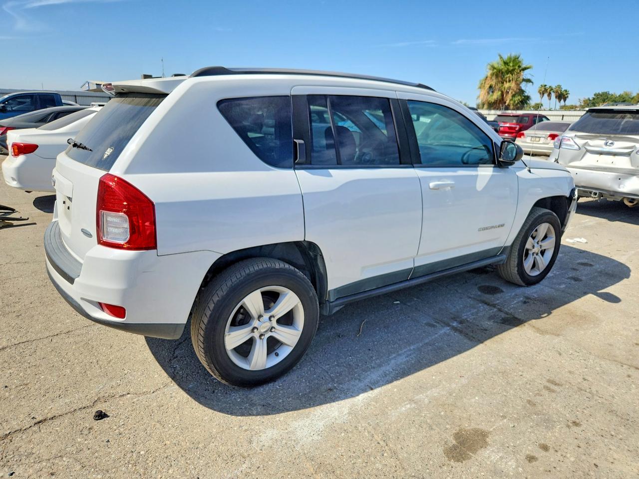 2011 Jeep Compass Sport White vin: 1J4NF1FB2BD201679