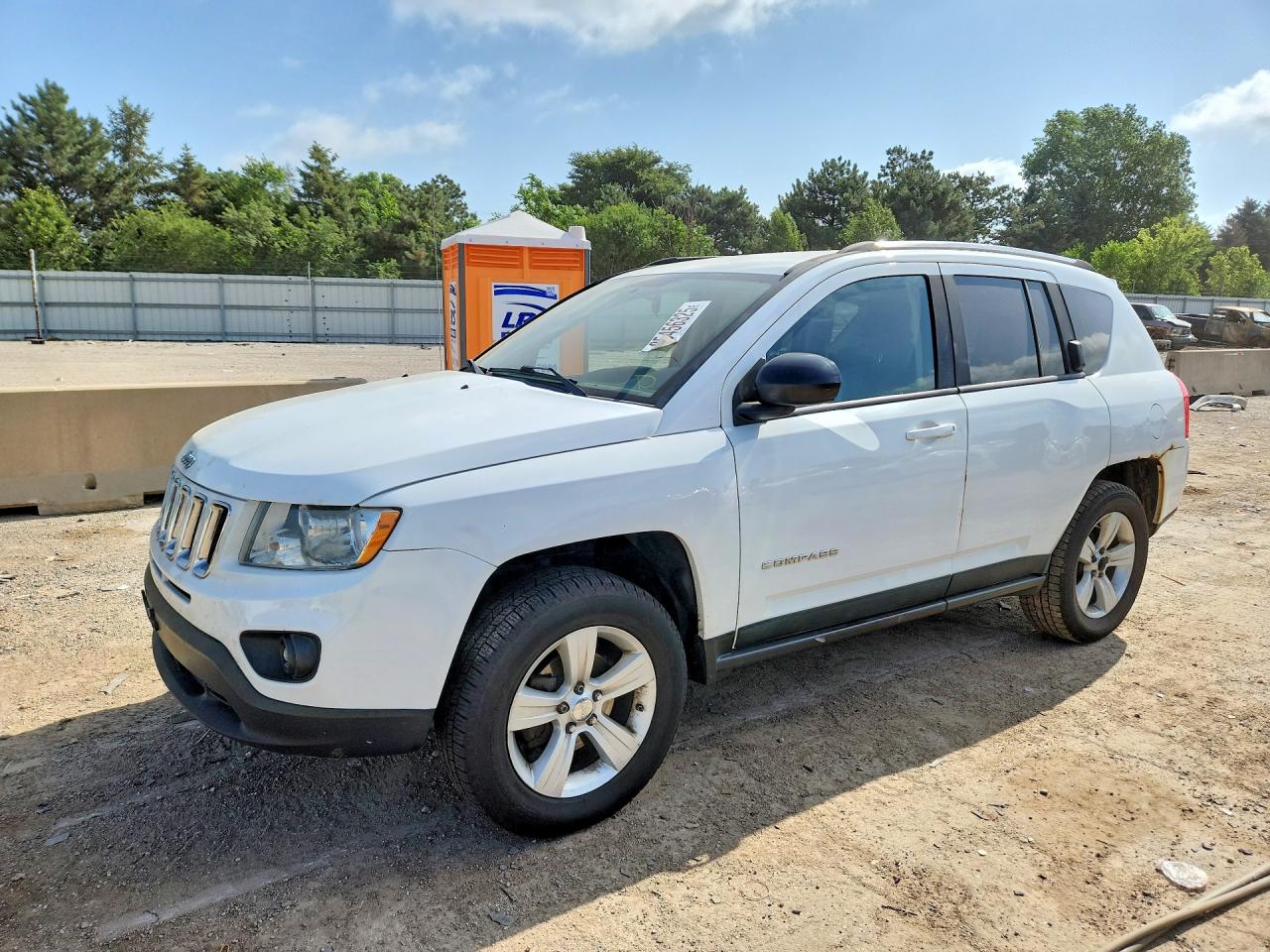 2011 Jeep Compass Sport White vin: 1J4NF1FB2BD240353