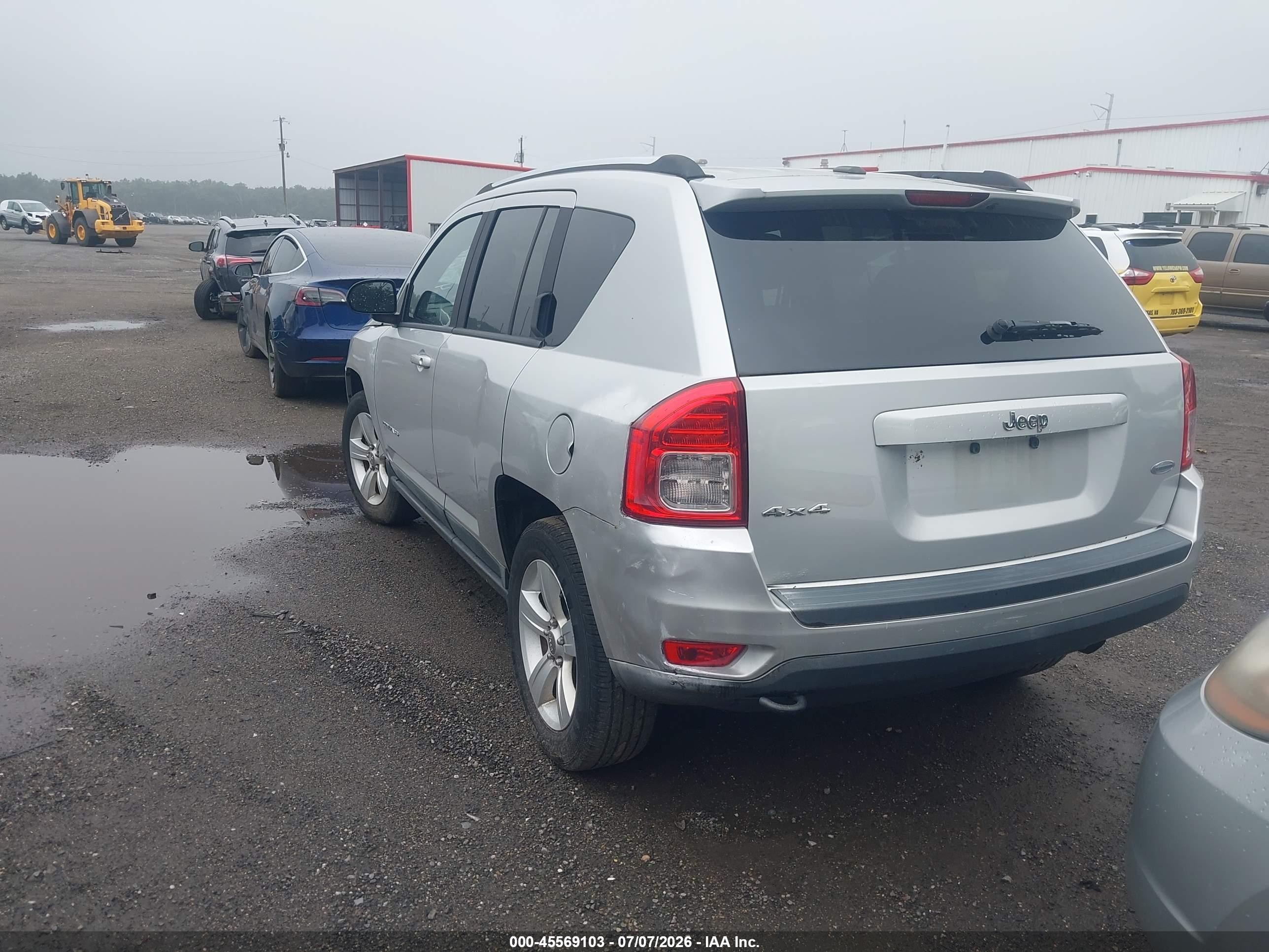 2011 Jeep Compass   Silver vin: 1J4NF1FB3BD154372