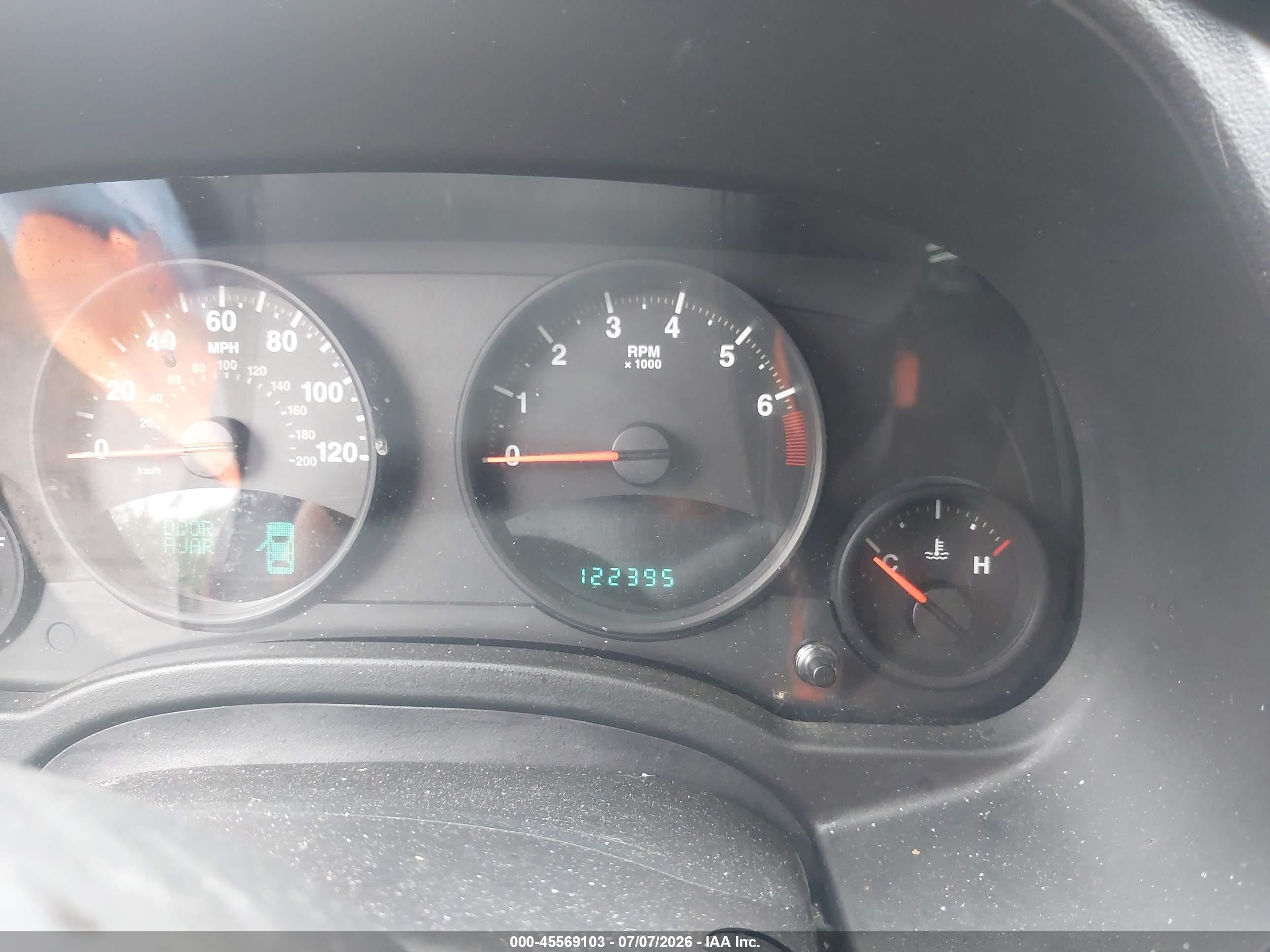 2011 Jeep Compass   Silver vin: 1J4NF1FB3BD154372