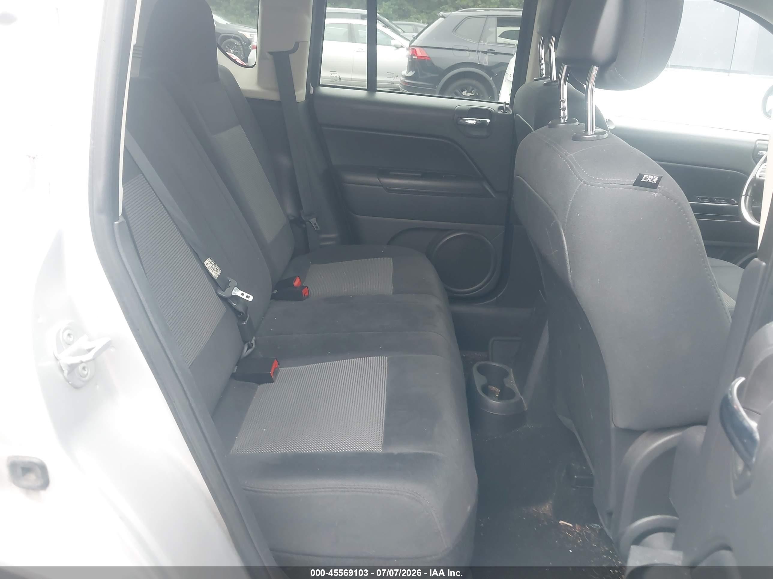 2011 Jeep Compass   Silver vin: 1J4NF1FB3BD154372