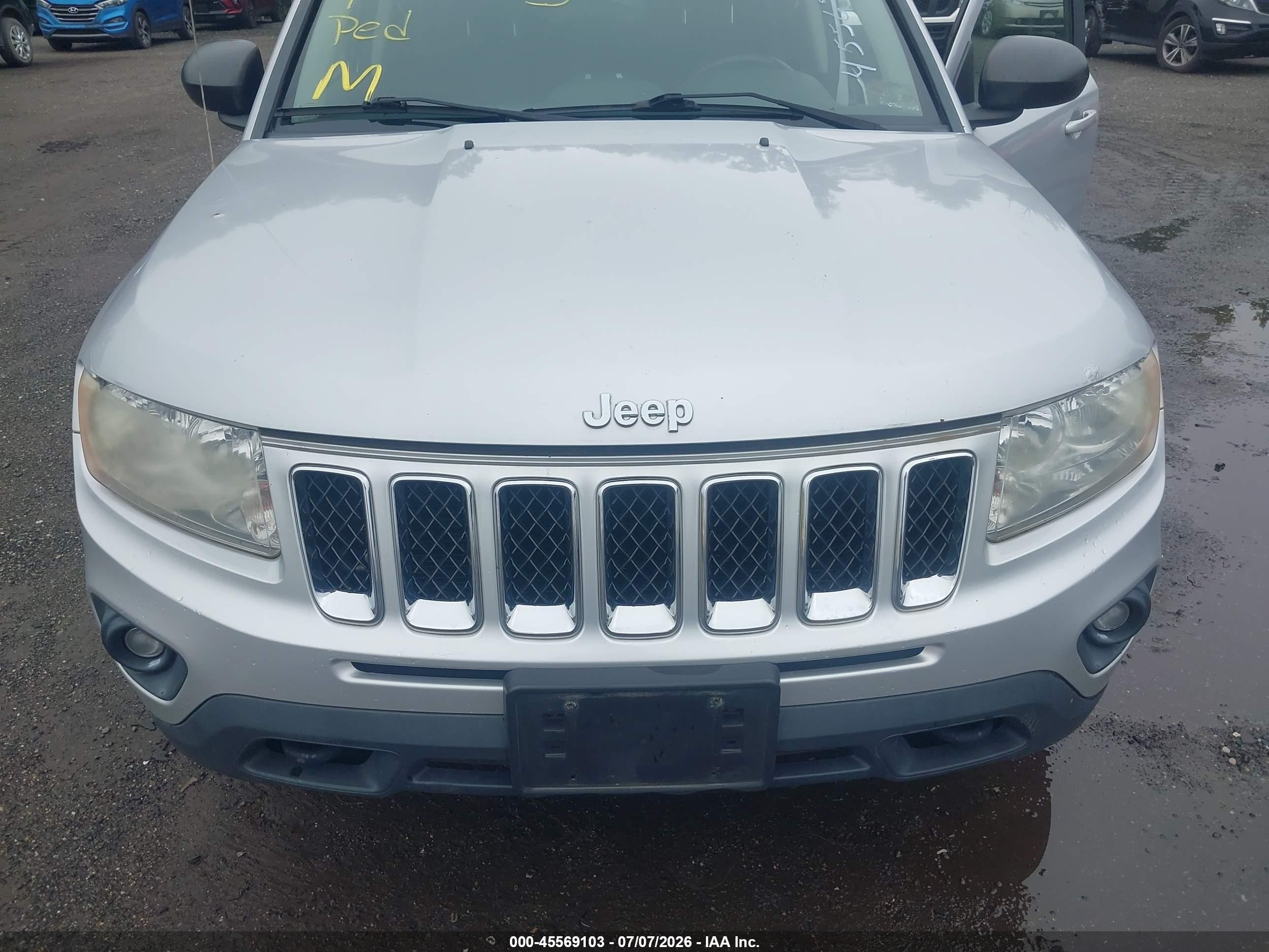2011 Jeep Compass   Silver vin: 1J4NF1FB3BD154372