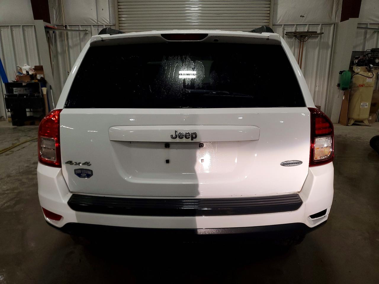 2011 Jeep Compass White vin: 1J4NF1FB3BD263818