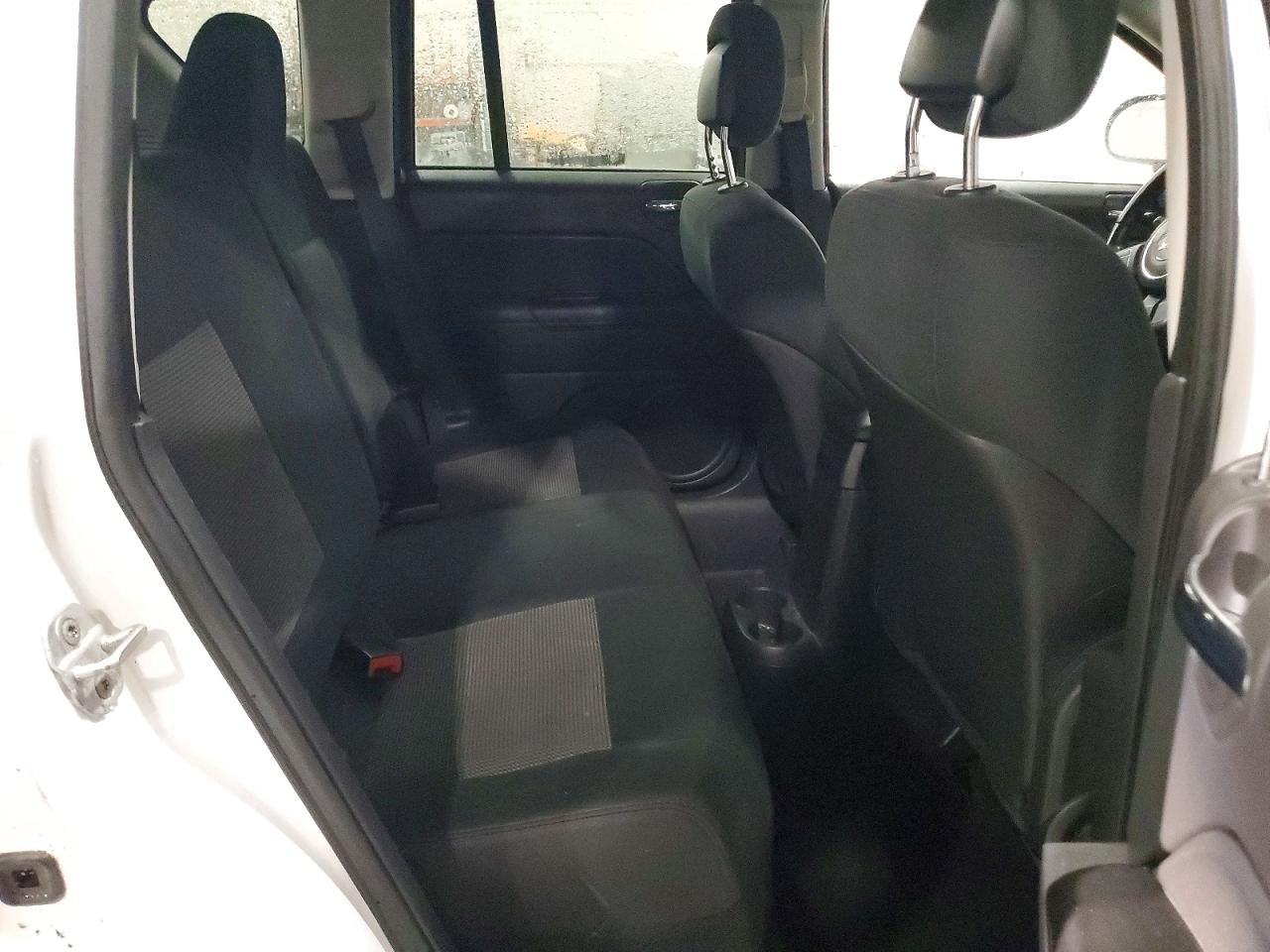2011 Jeep Compass White vin: 1J4NF1FB3BD263818