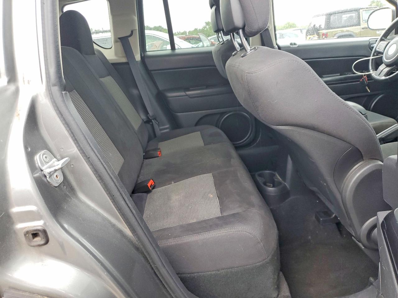 2011 Jeep Compass Sport Gray vin: 1J4NF1FB3BD282966