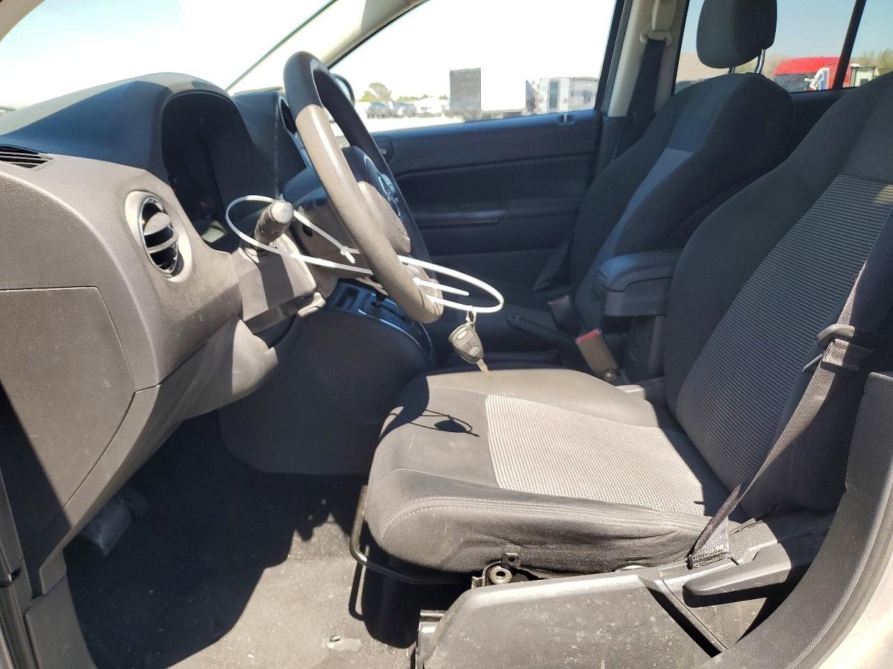 2011 Jeep Compass Sport Silver vin: 1J4NF1FB4BD278425