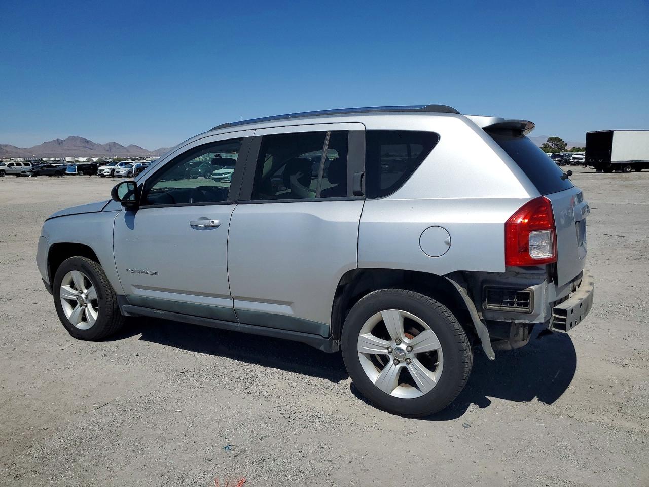 2011 Jeep Compass Sport Silver vin: 1J4NF1FB4BD278425