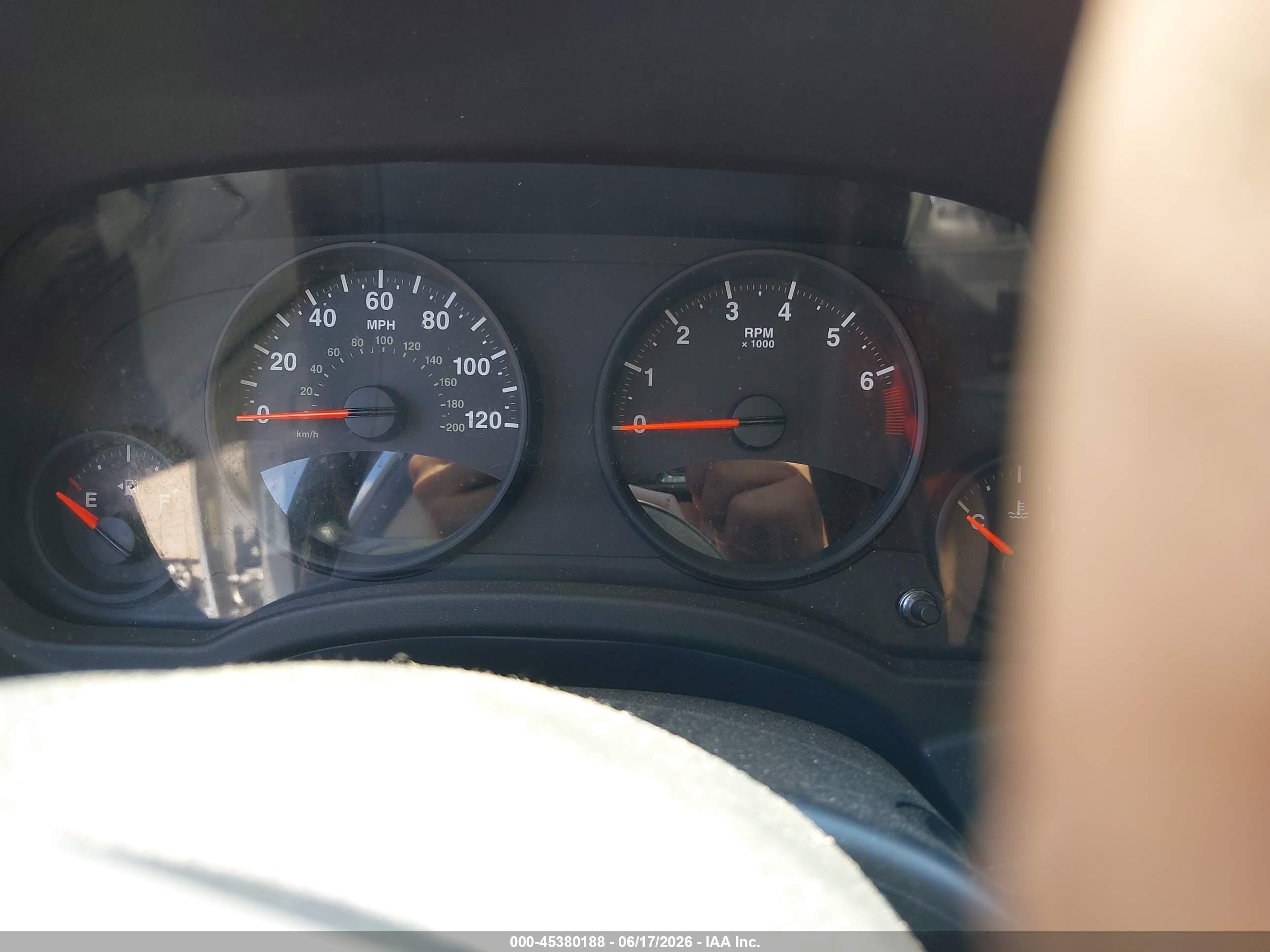 2011 Jeep Compass   Серебряный vin: 1J4NF1FB5BD193464