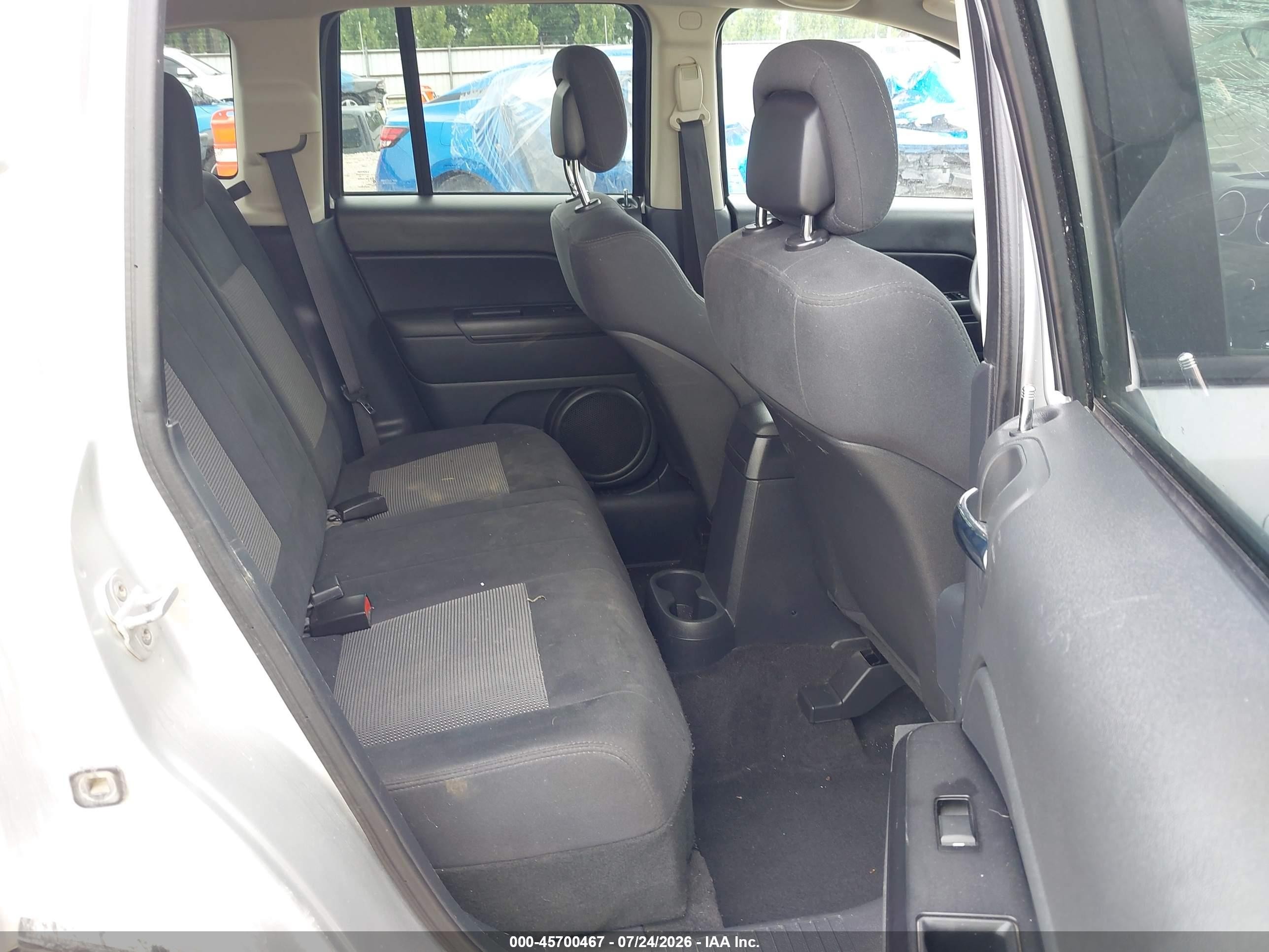 2011 Jeep Compass   Silver vin: 1J4NF1FB5BD248396