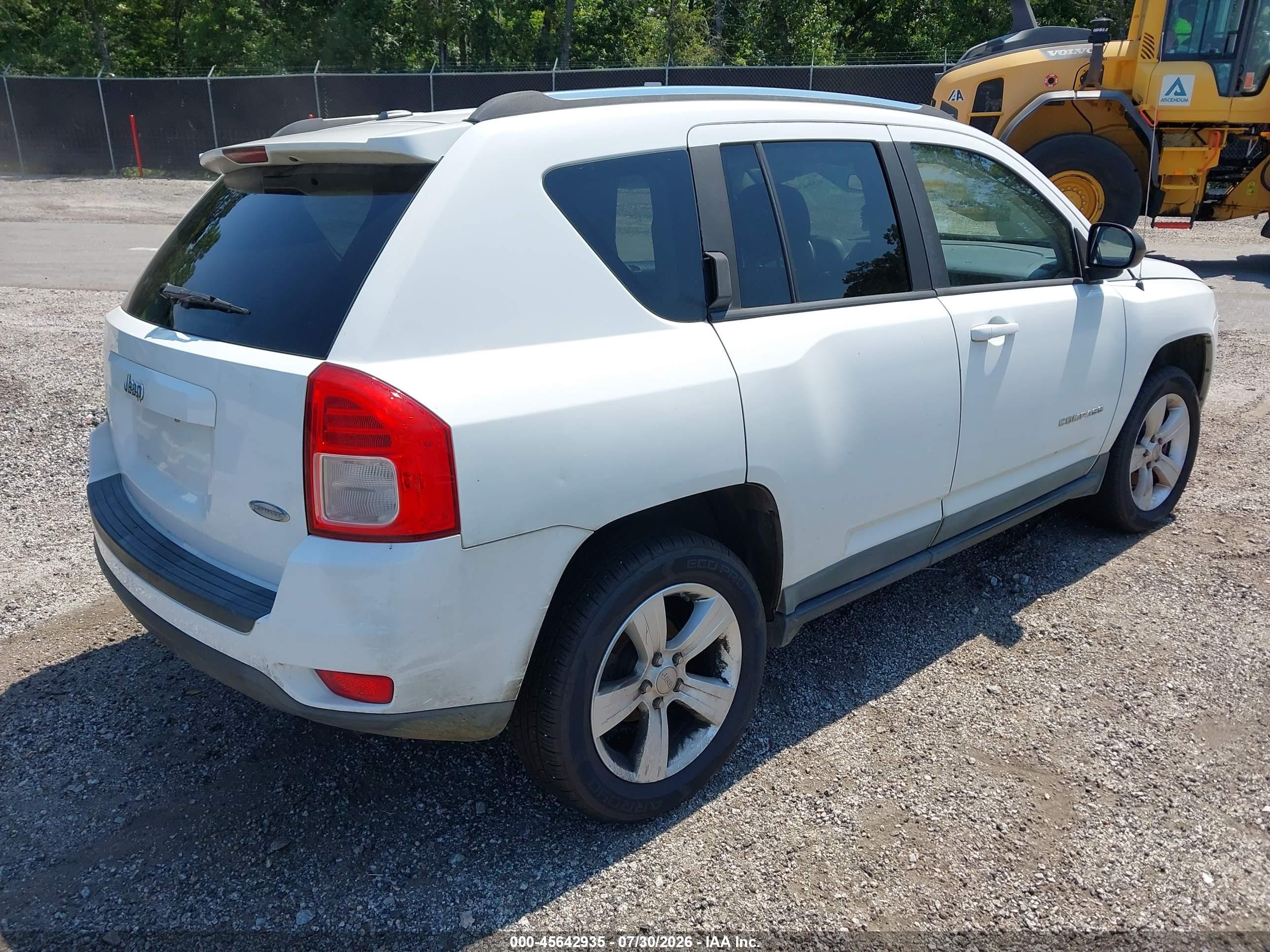 2011 Jeep Compass   White vin: 1J4NF1FB5BD250620