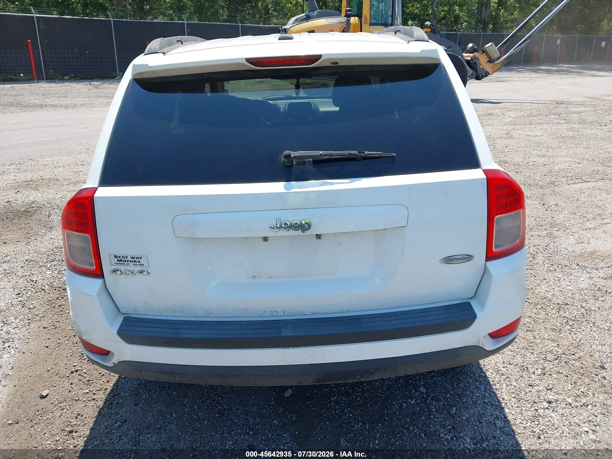 2011 Jeep Compass   White vin: 1J4NF1FB5BD250620
