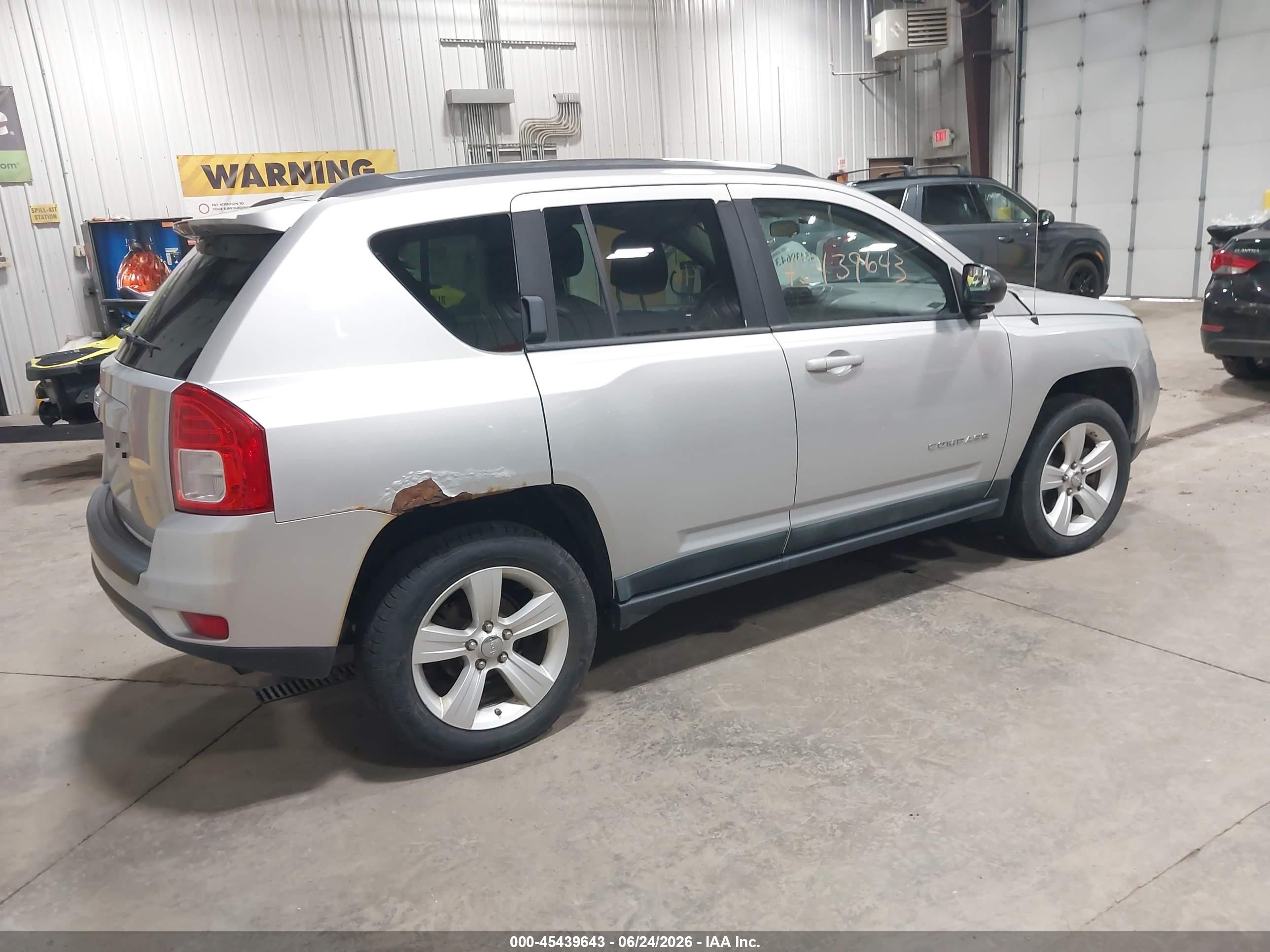 2011 Jeep Compass   Gray vin: 1J4NF1FB6BD276191