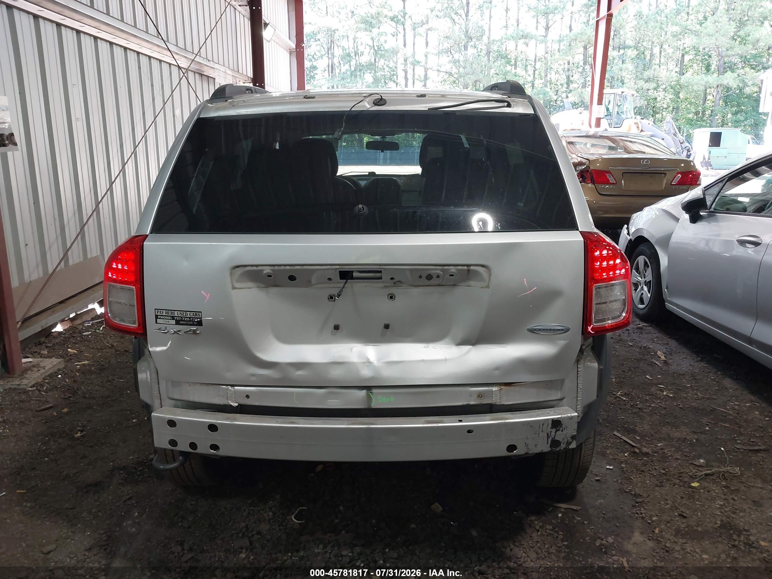 2011 Jeep Compass   Silver vin: 1J4NF1FB8BD188842