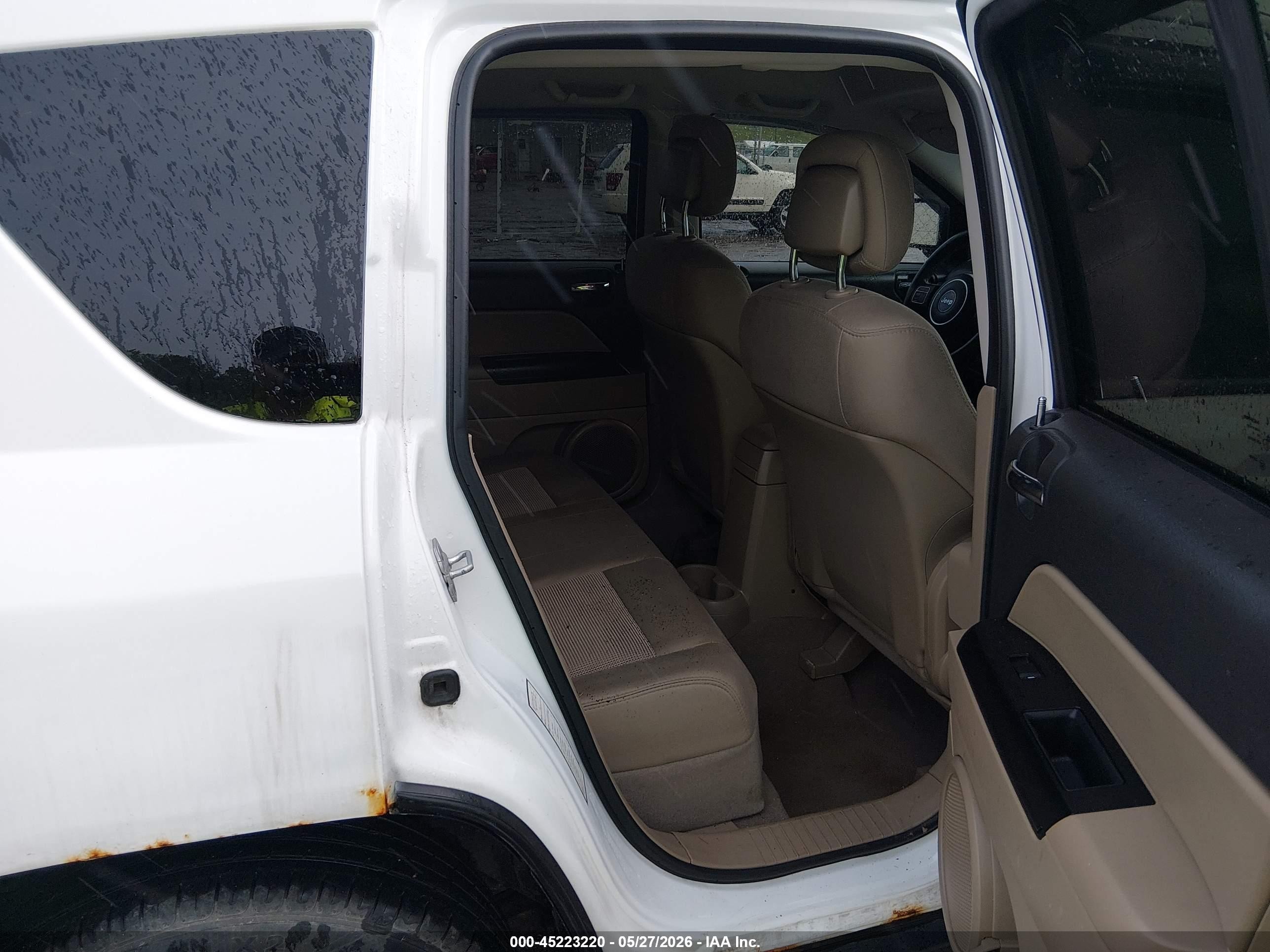 2011 Jeep Compass   White vin: 1J4NF1FB8BD191949
