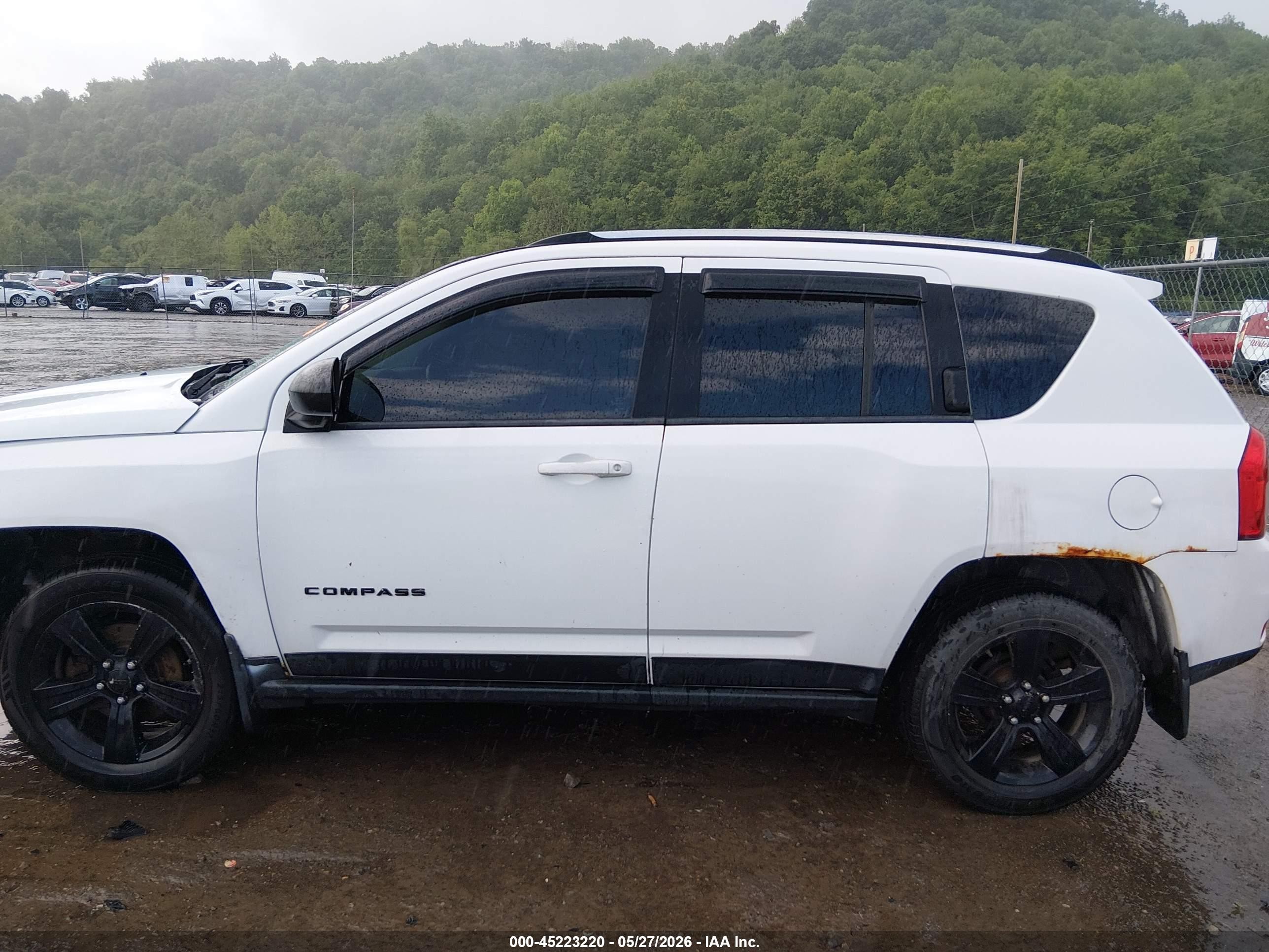 2011 Jeep Compass   White vin: 1J4NF1FB8BD191949