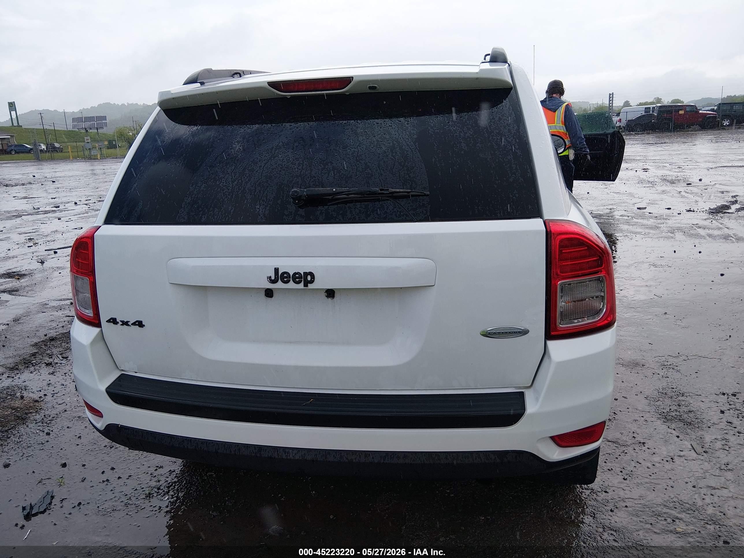 2011 Jeep Compass   White vin: 1J4NF1FB8BD191949