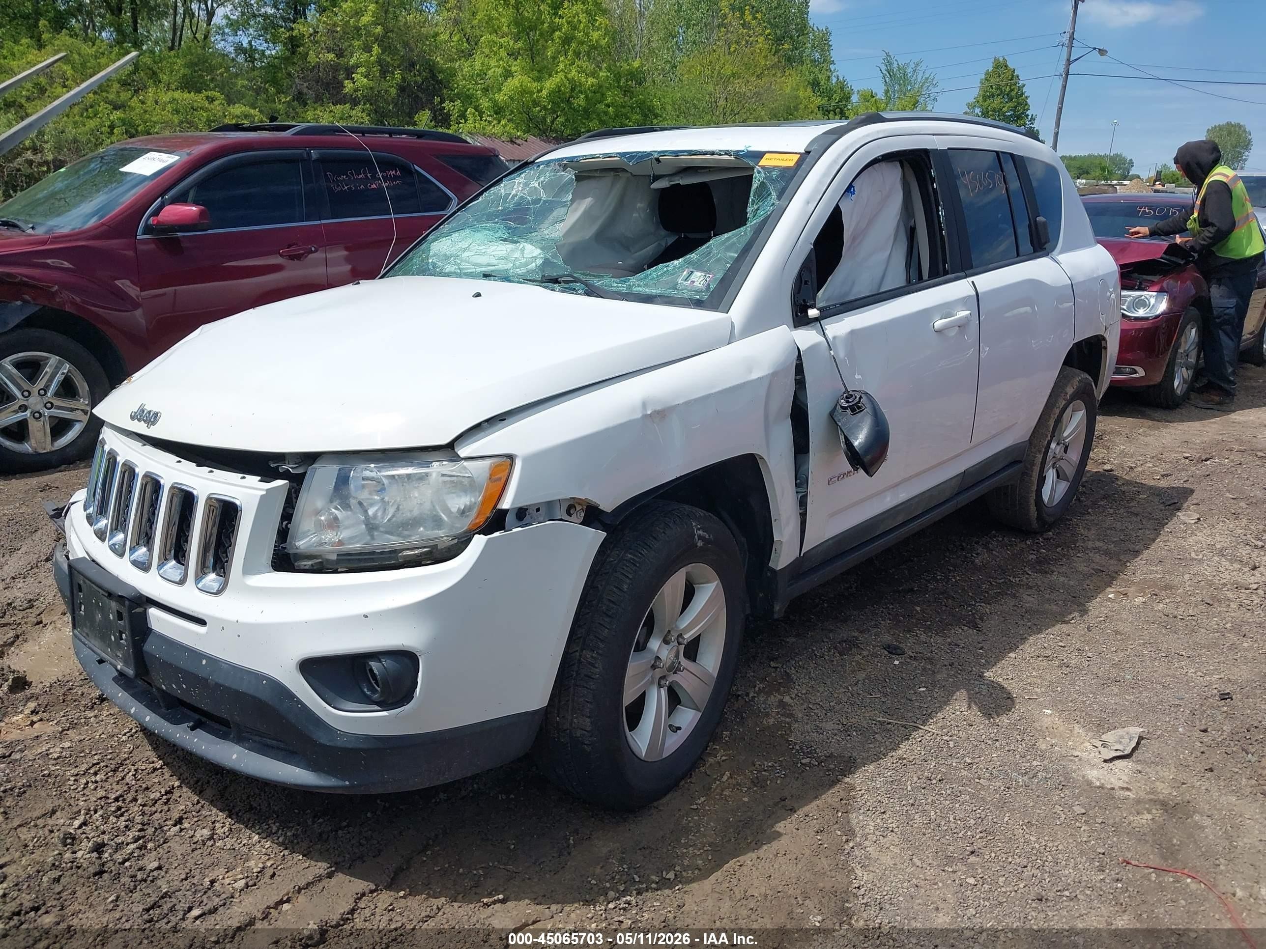 2011 Jeep Compass   White vin: 1J4NF1FB8BD244522