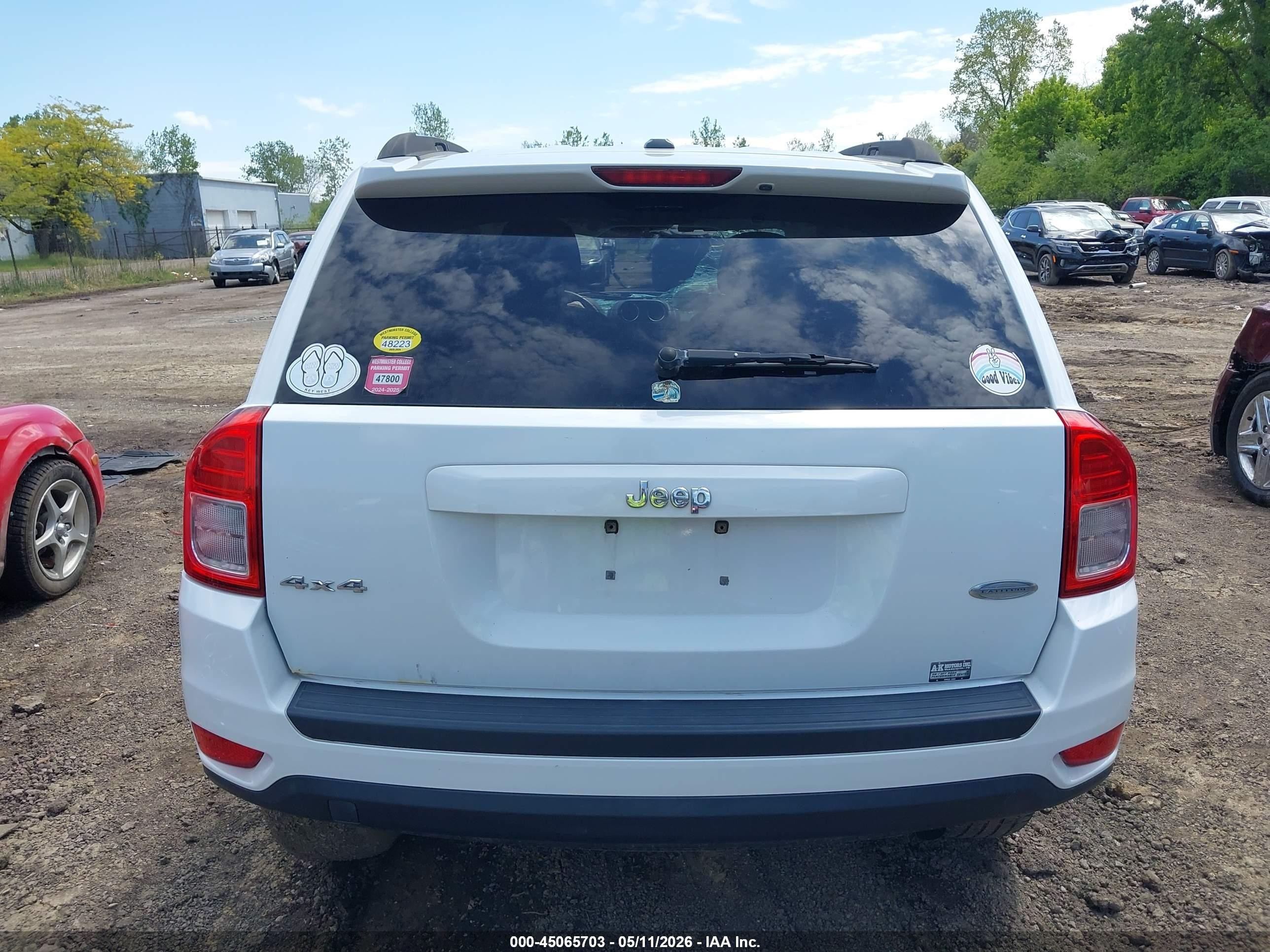 2011 Jeep Compass   White vin: 1J4NF1FB8BD244522