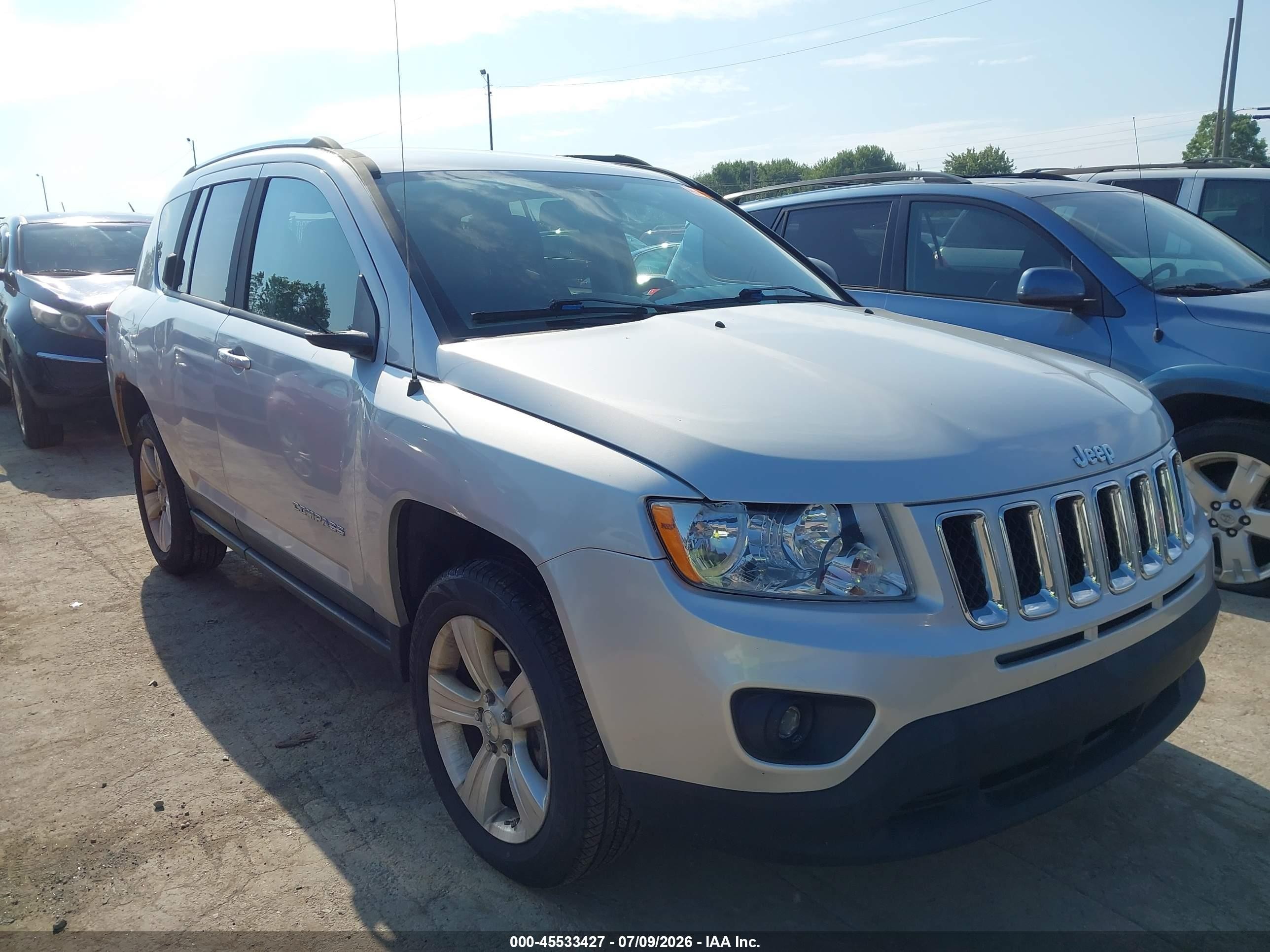 2011 Jeep Compass   Silver vin: 1J4NF1FB8BD244665