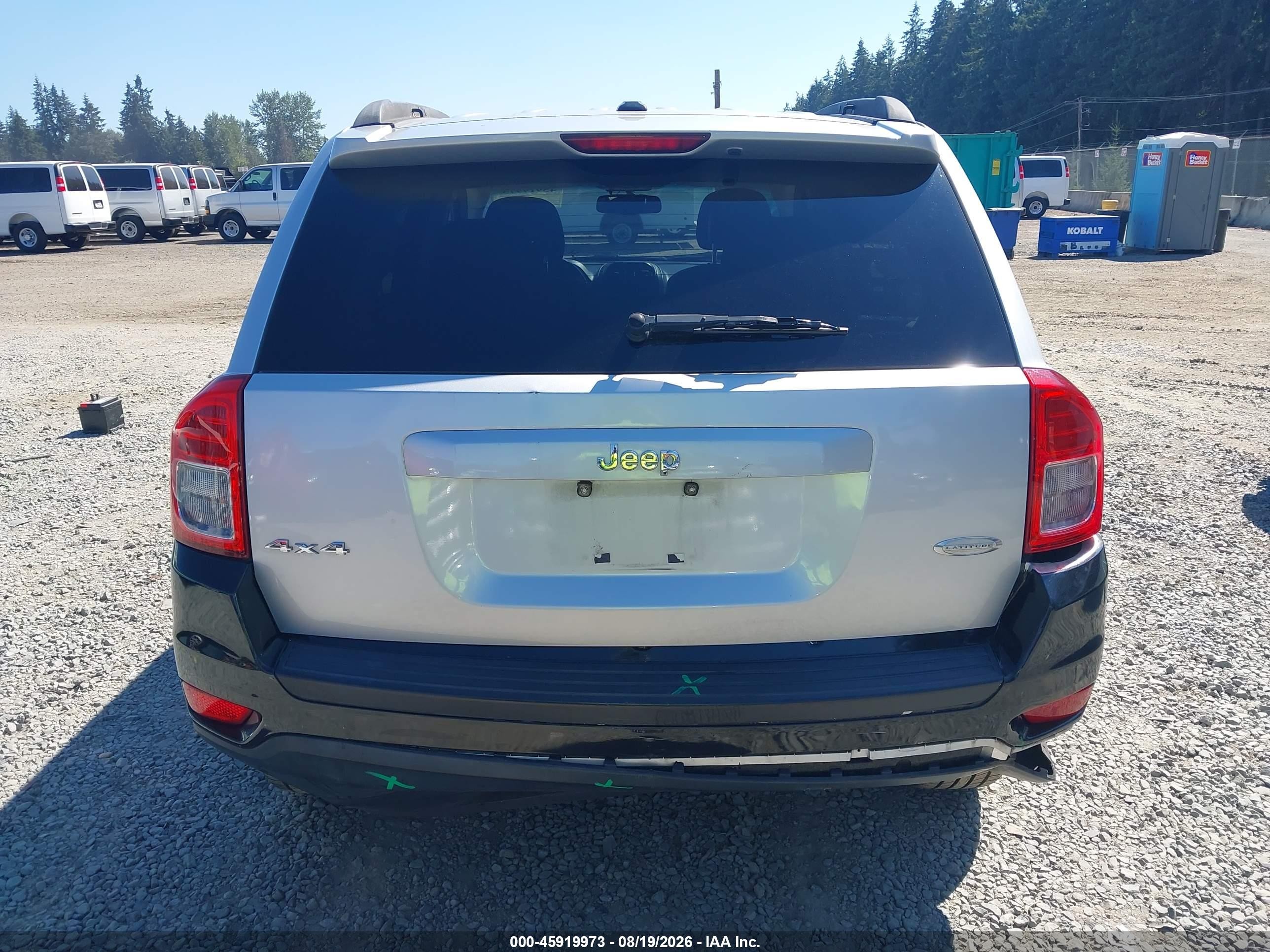 2011 Jeep Compass   Серебряный vin: 1J4NF1FB8BD266620