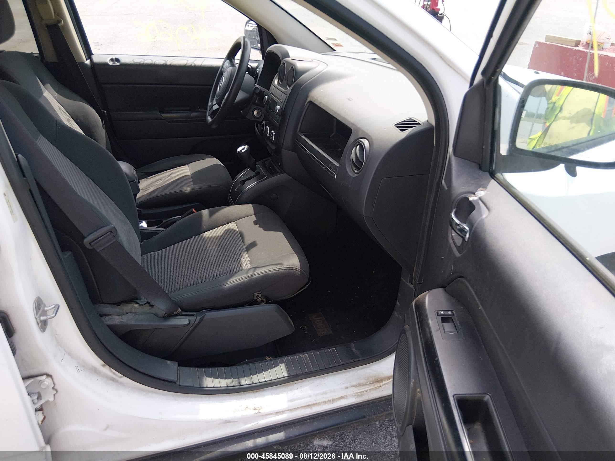 2011 Jeep Compass   White vin: 1J4NF1FB9BD280431