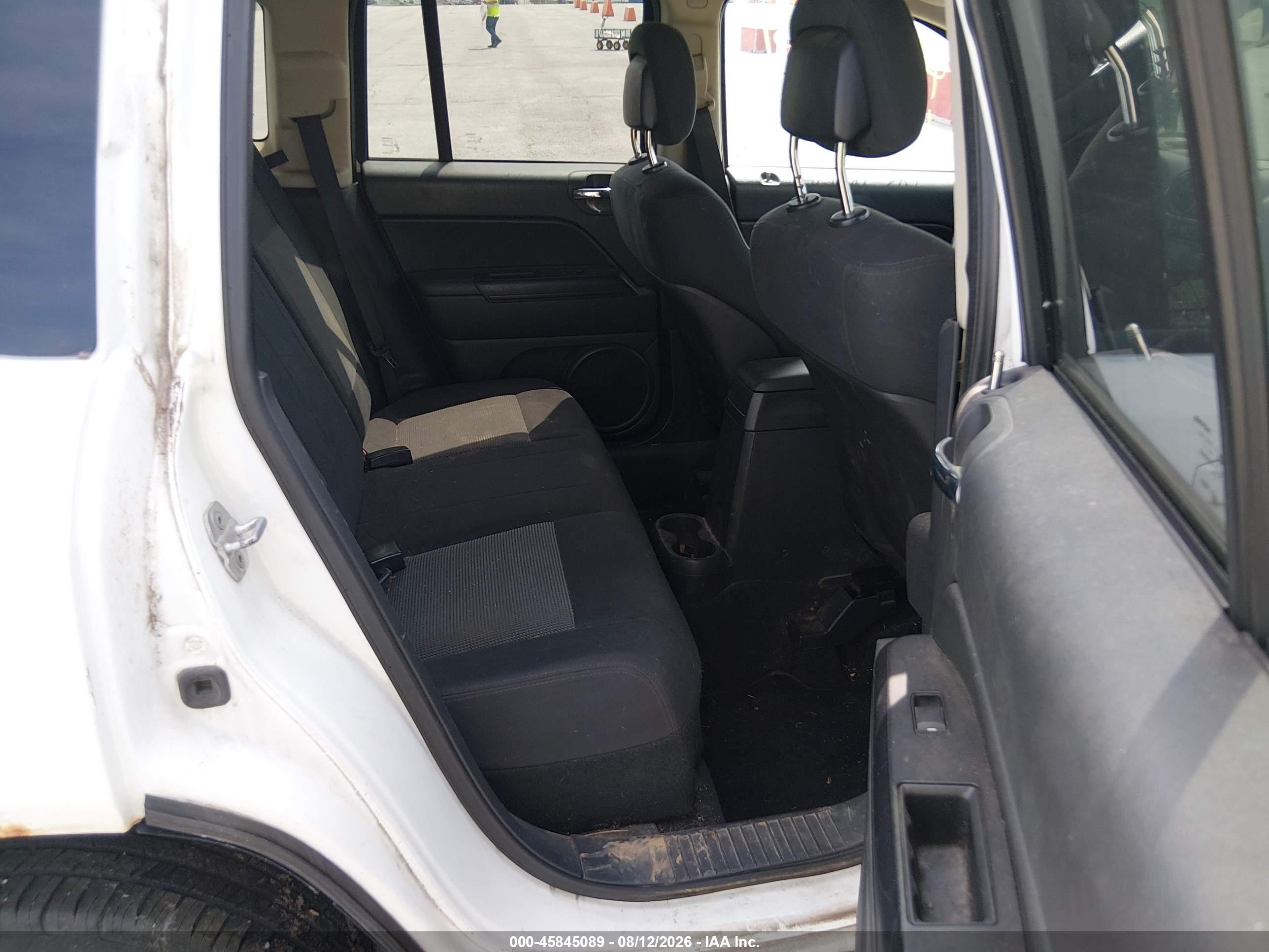2011 Jeep Compass   White vin: 1J4NF1FB9BD280431