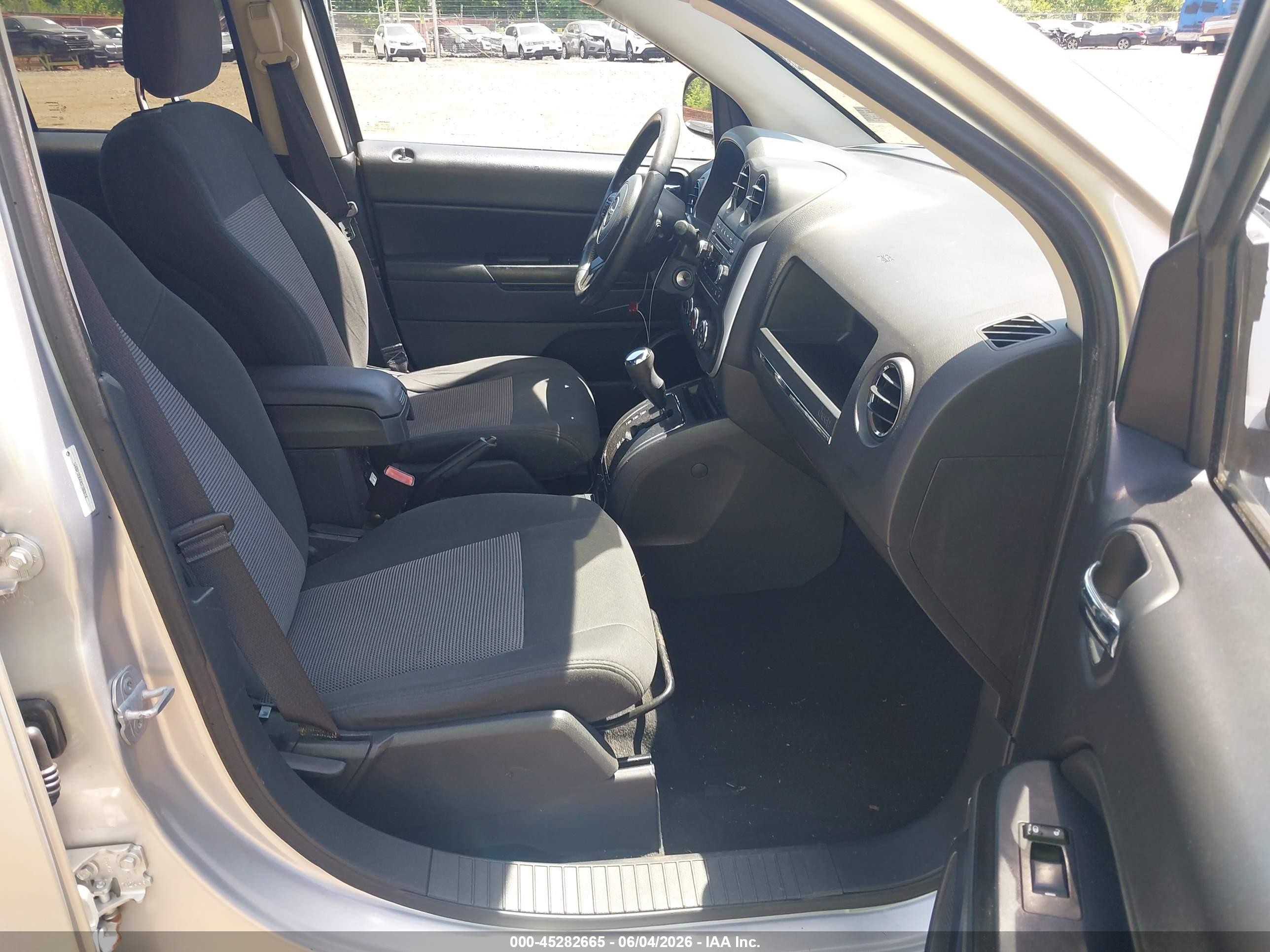 2011 Jeep Compass   Gray vin: 1J4NF1FBXBD188874