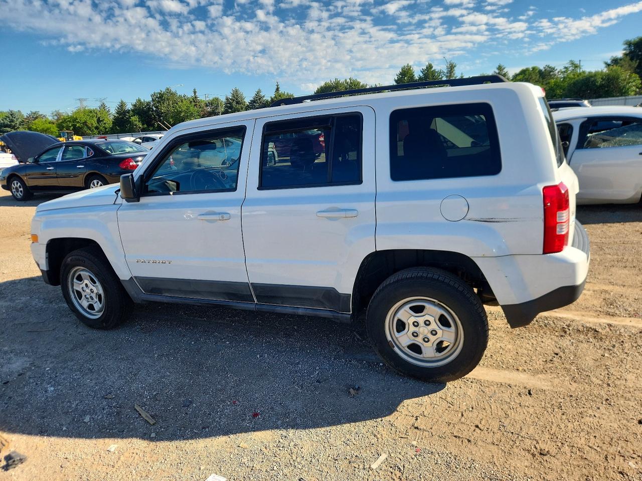 2011 Jeep Patriot Sport White vin: 1J4NF1GB2BD108918
